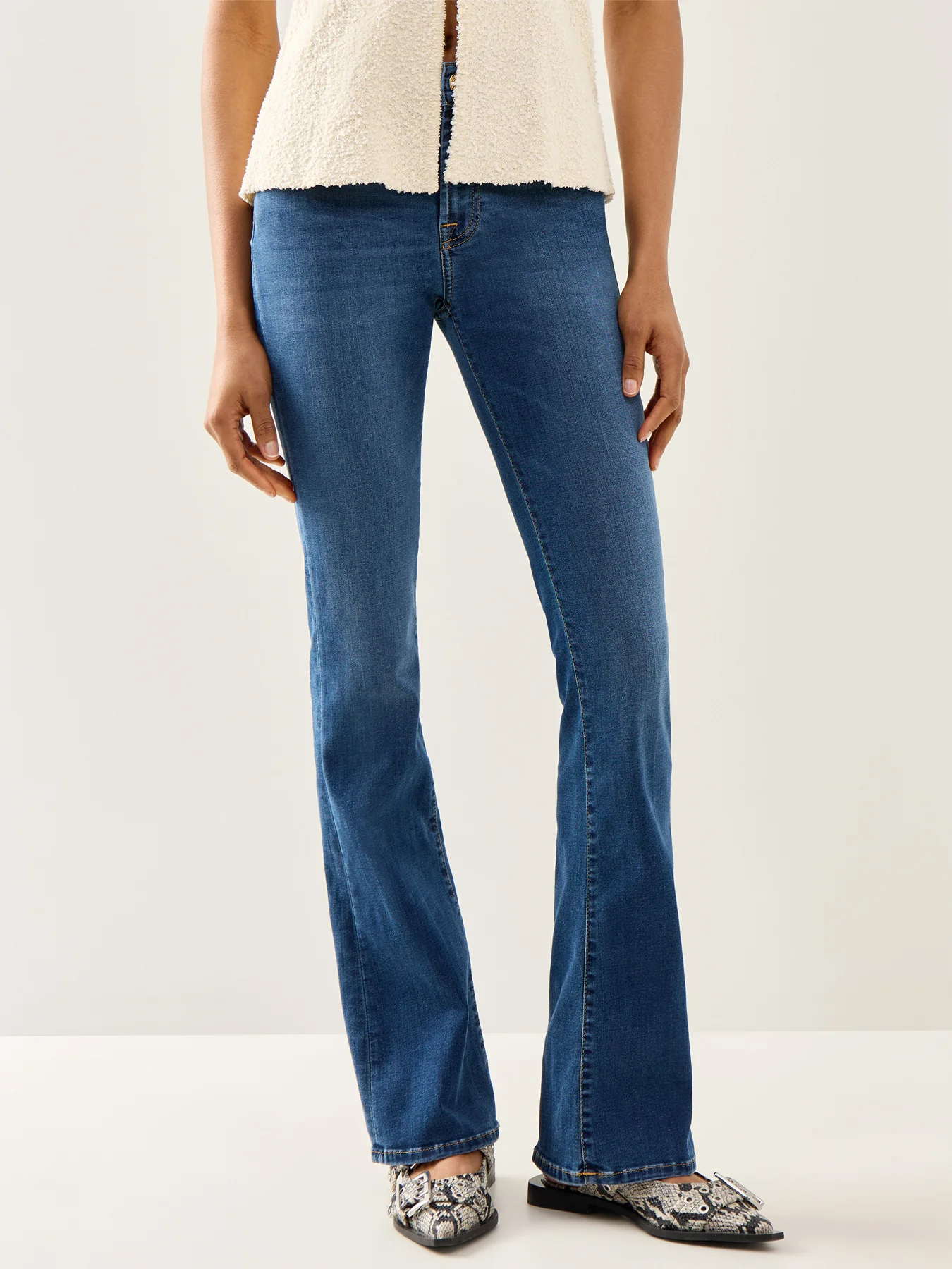 Bootcut Bair Jeans Eco Duchess Mid Blue - Image 4