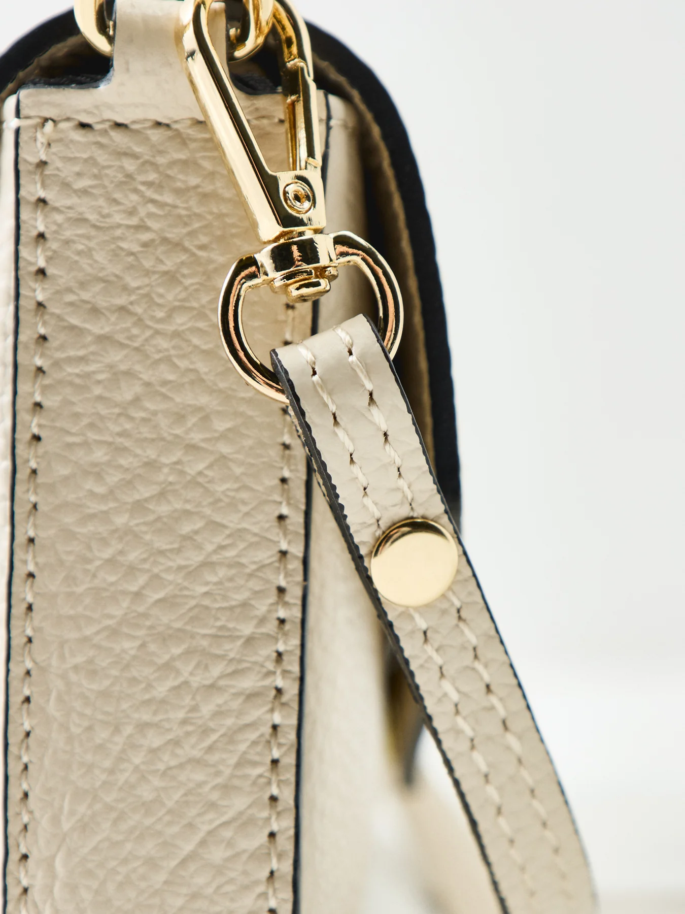 Munro Leather Bag Grey - Image 5