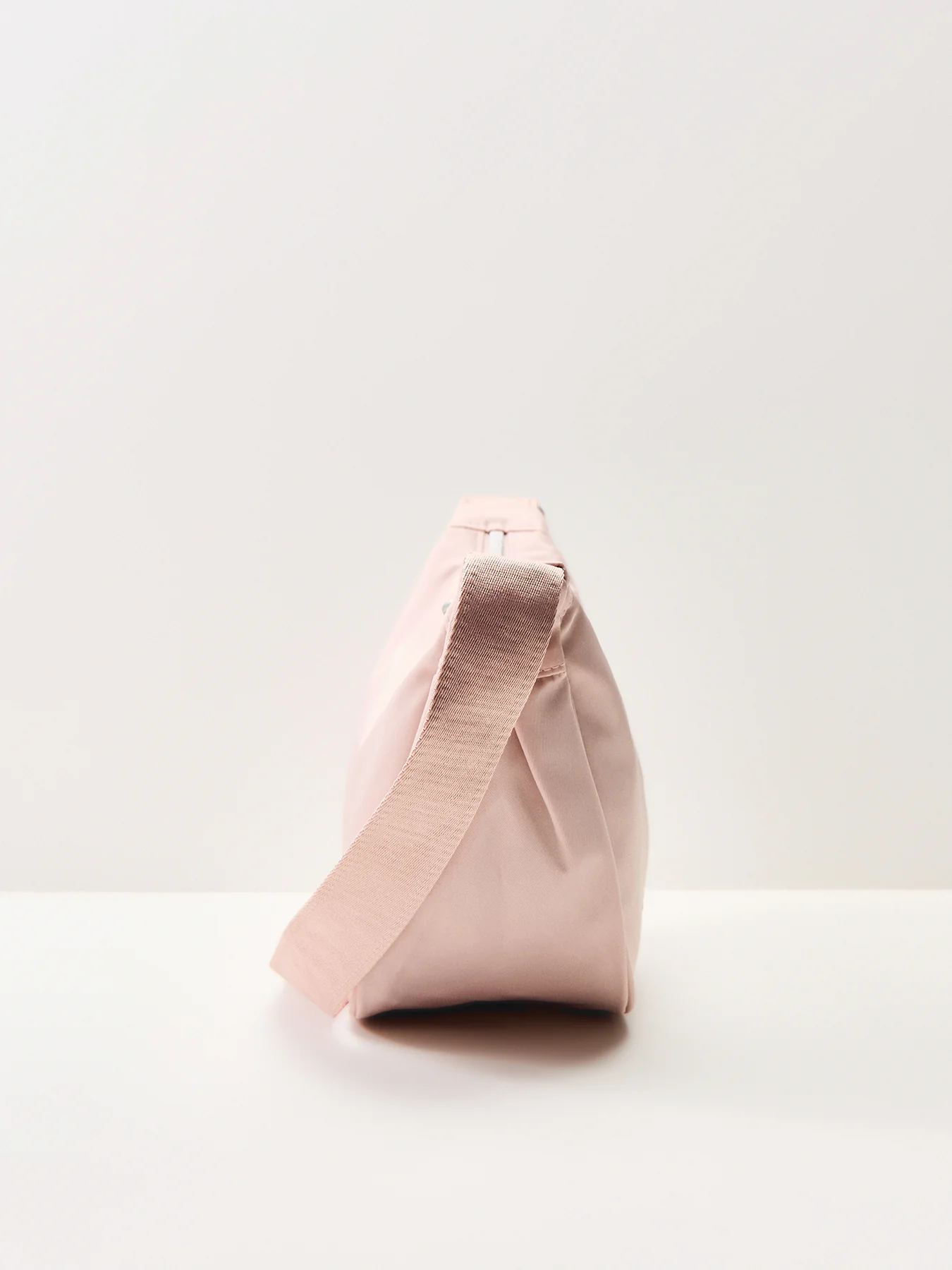 Qualify Sling Bag Pink - Image 4
