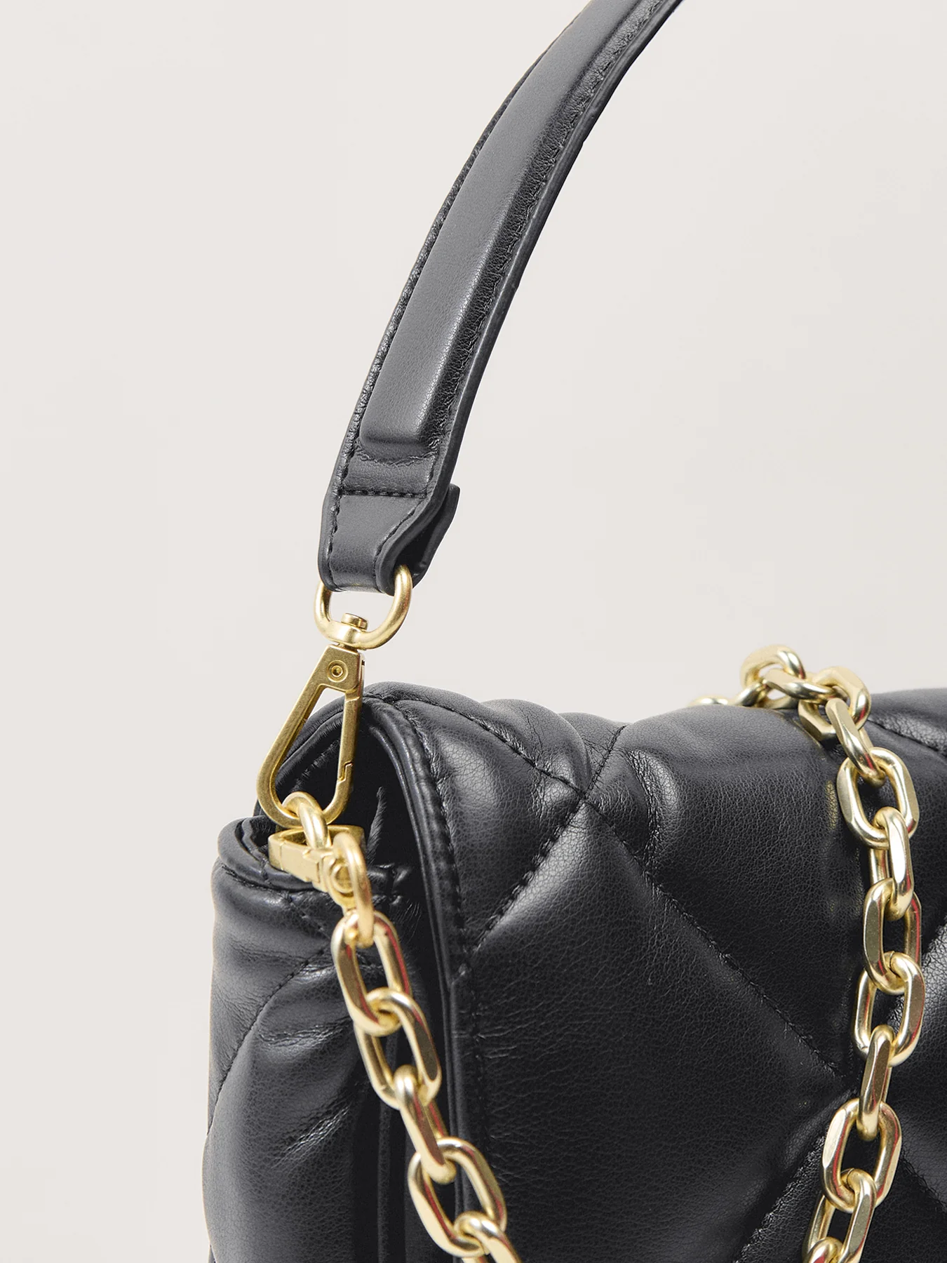 Soft Quilt Shoulder Bag Black - Image 5