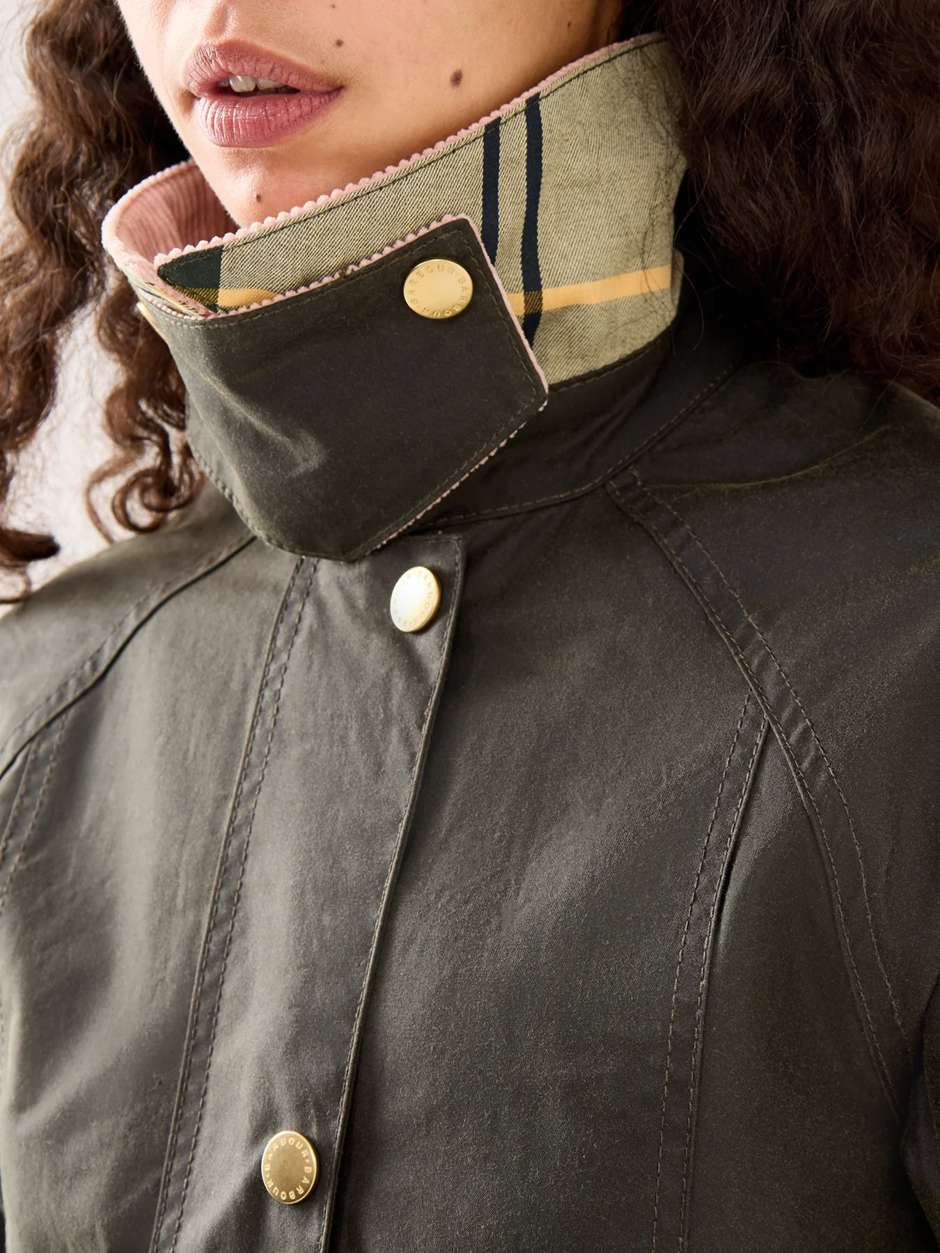 Cropped Beadnell Wax Jacket Olive Green - Image 3