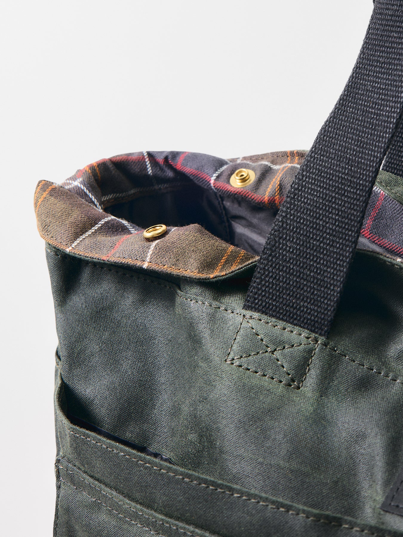Barbour Field Wax Tote Bag Sage - Image 5