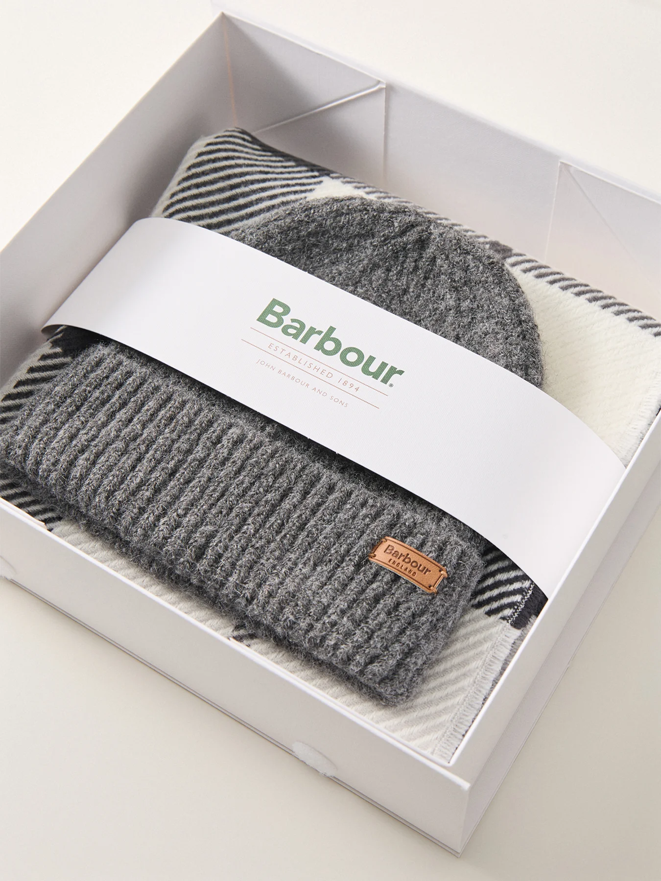 Pendle Beanie and Scarf Set Monochrome - Image 3