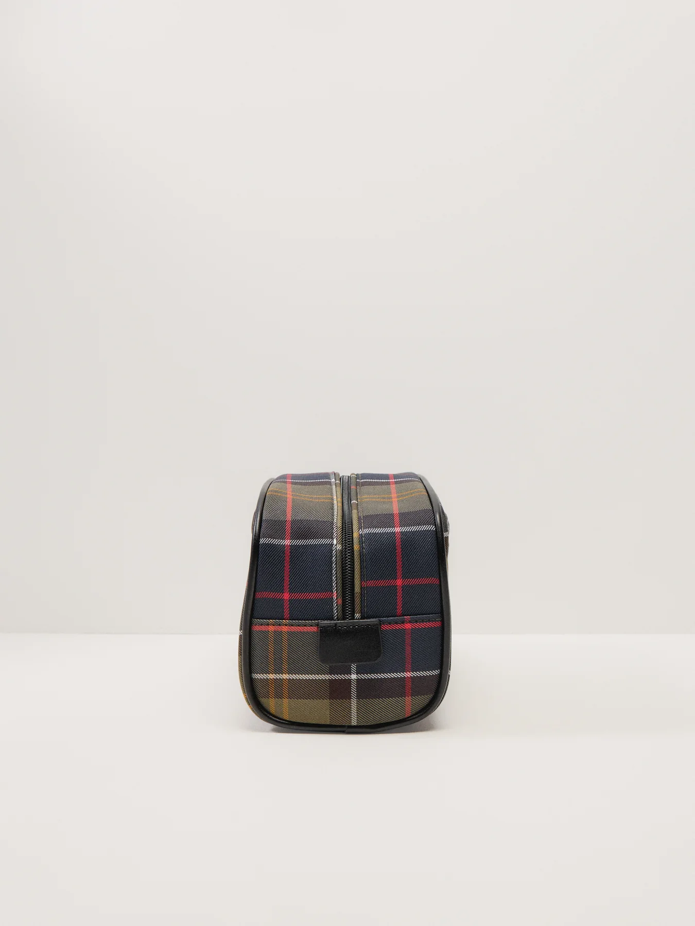 Barbour Tartan Washbag - Image 3