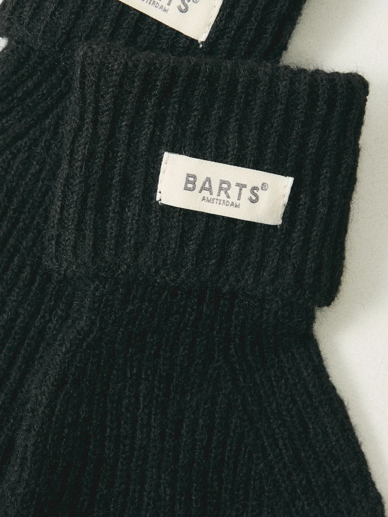 Darty Knit Gloves Black - Image 2