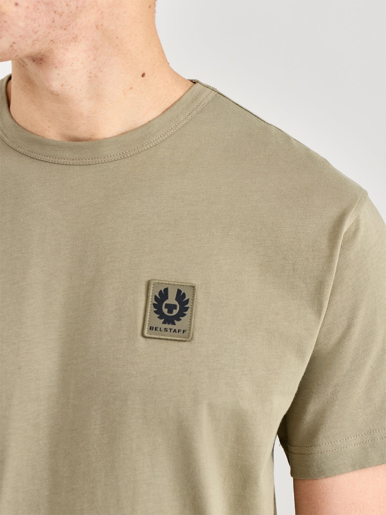 T-Shirt Olive - Image 3