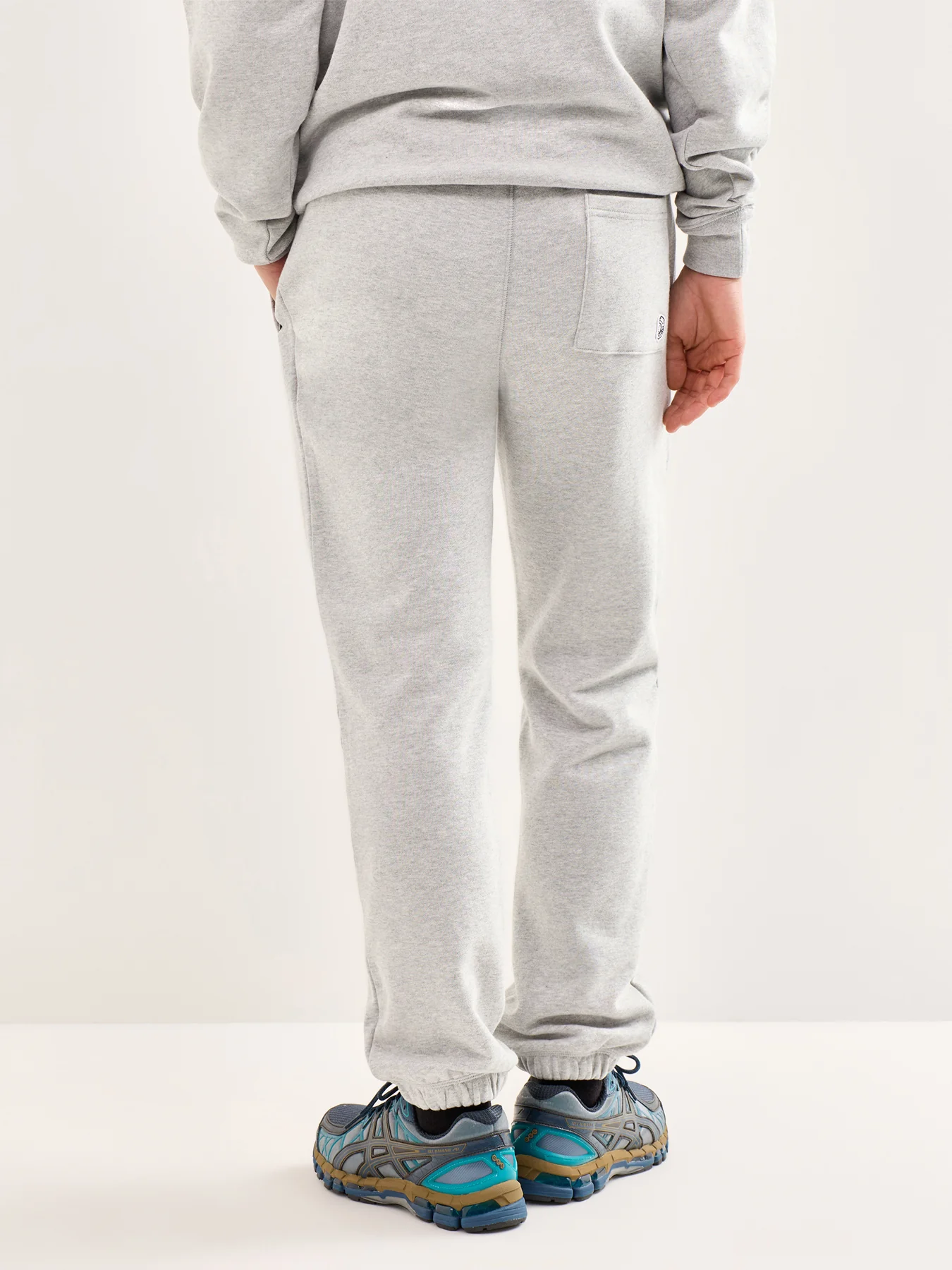 Small Arch Logo Sweatpants - Image 5