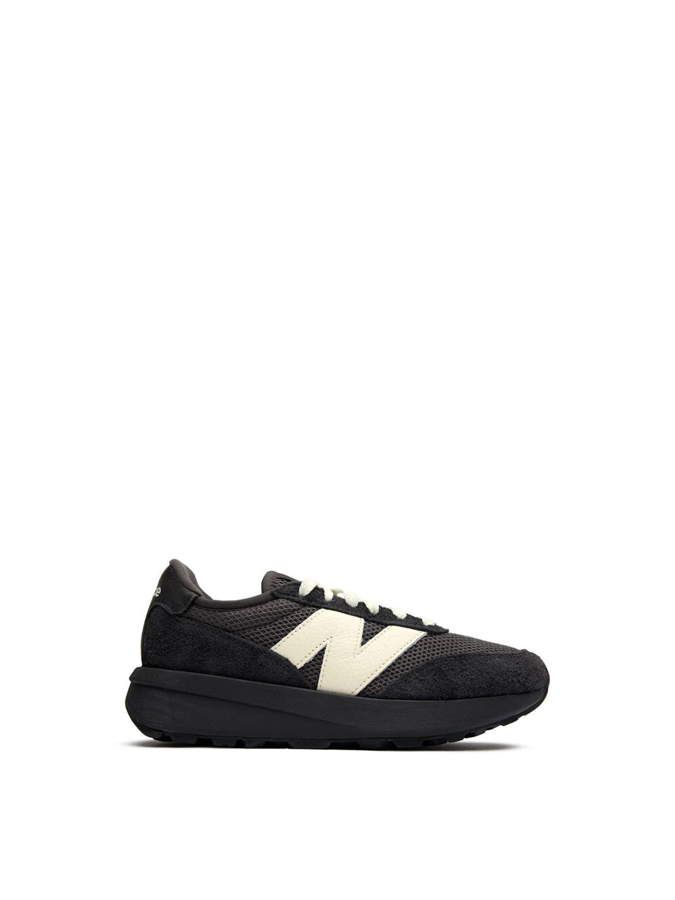 370 Trainers Black White