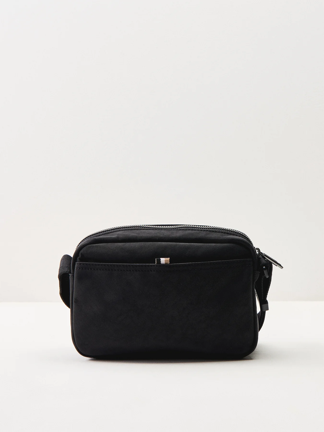 Catch O East West Bag Black - Image 3