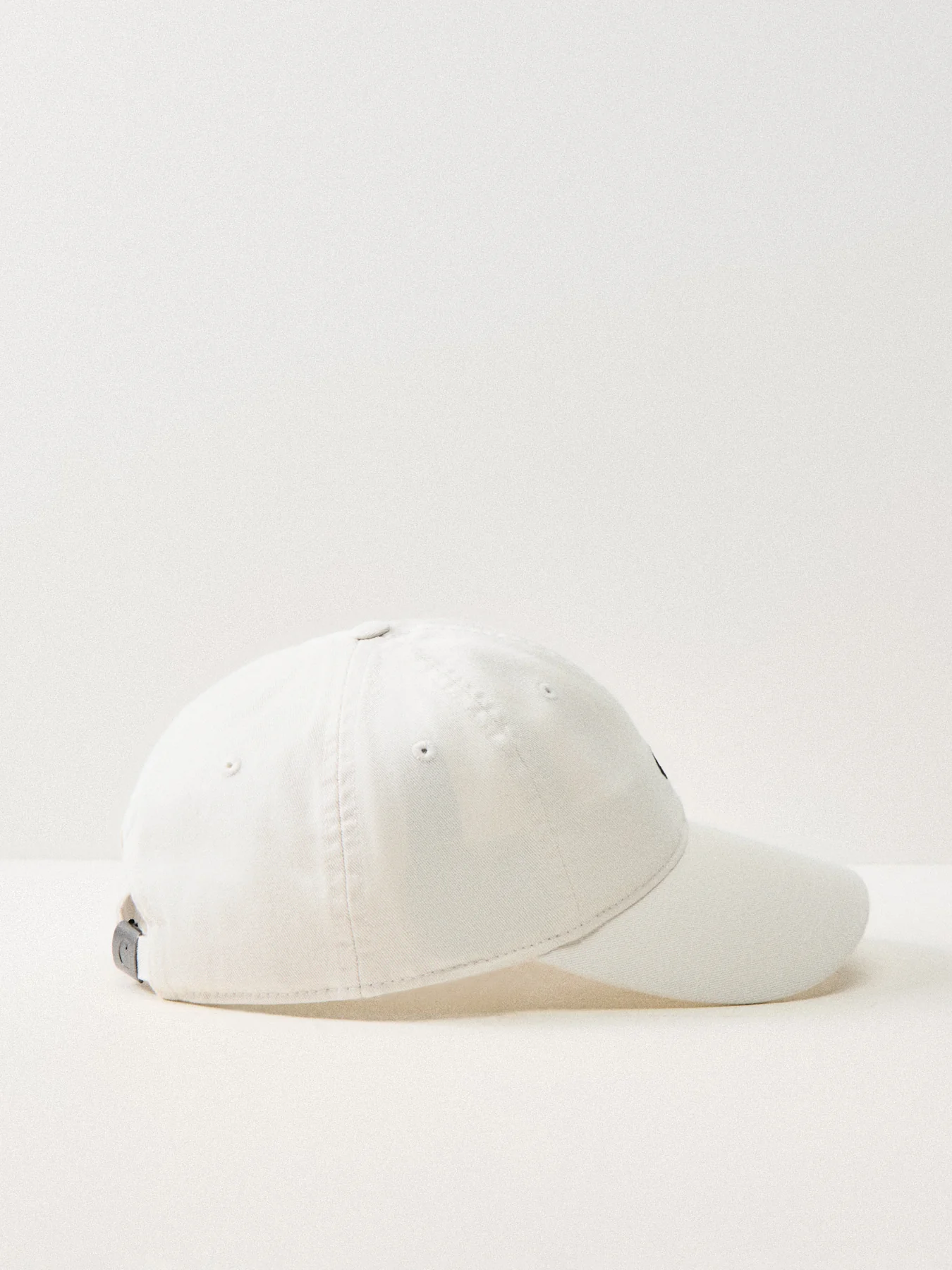 Madison Logo Cap White - Image 2