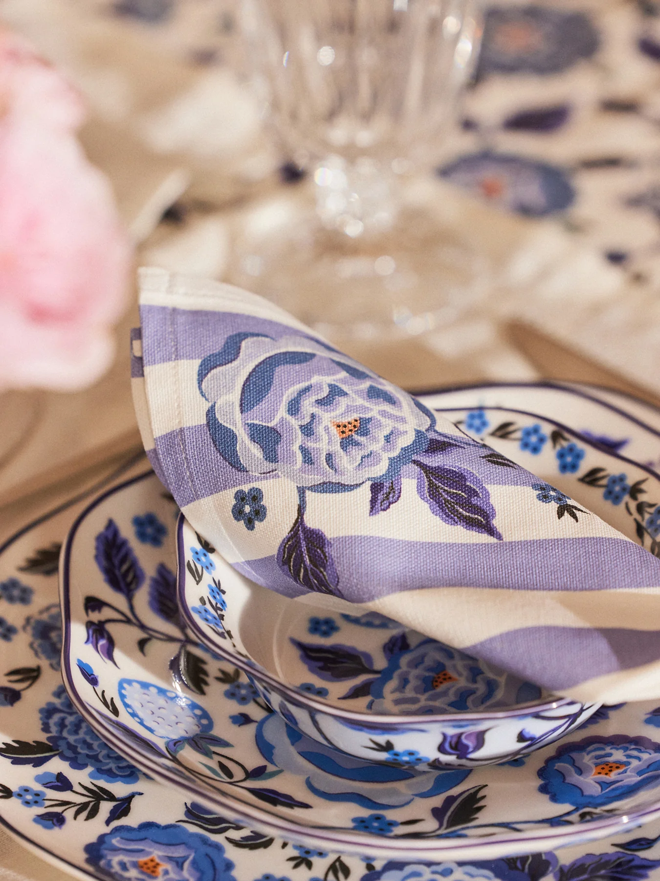 Strawberry Garden Blue 4 Pack Napkins - Image 2