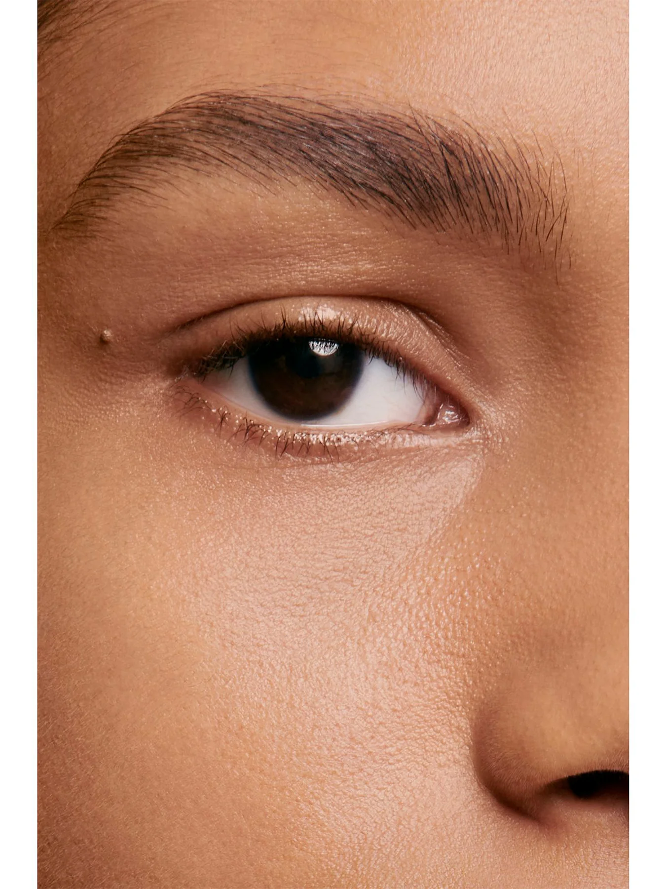 Les Beiges Serum Concealer - Image 35