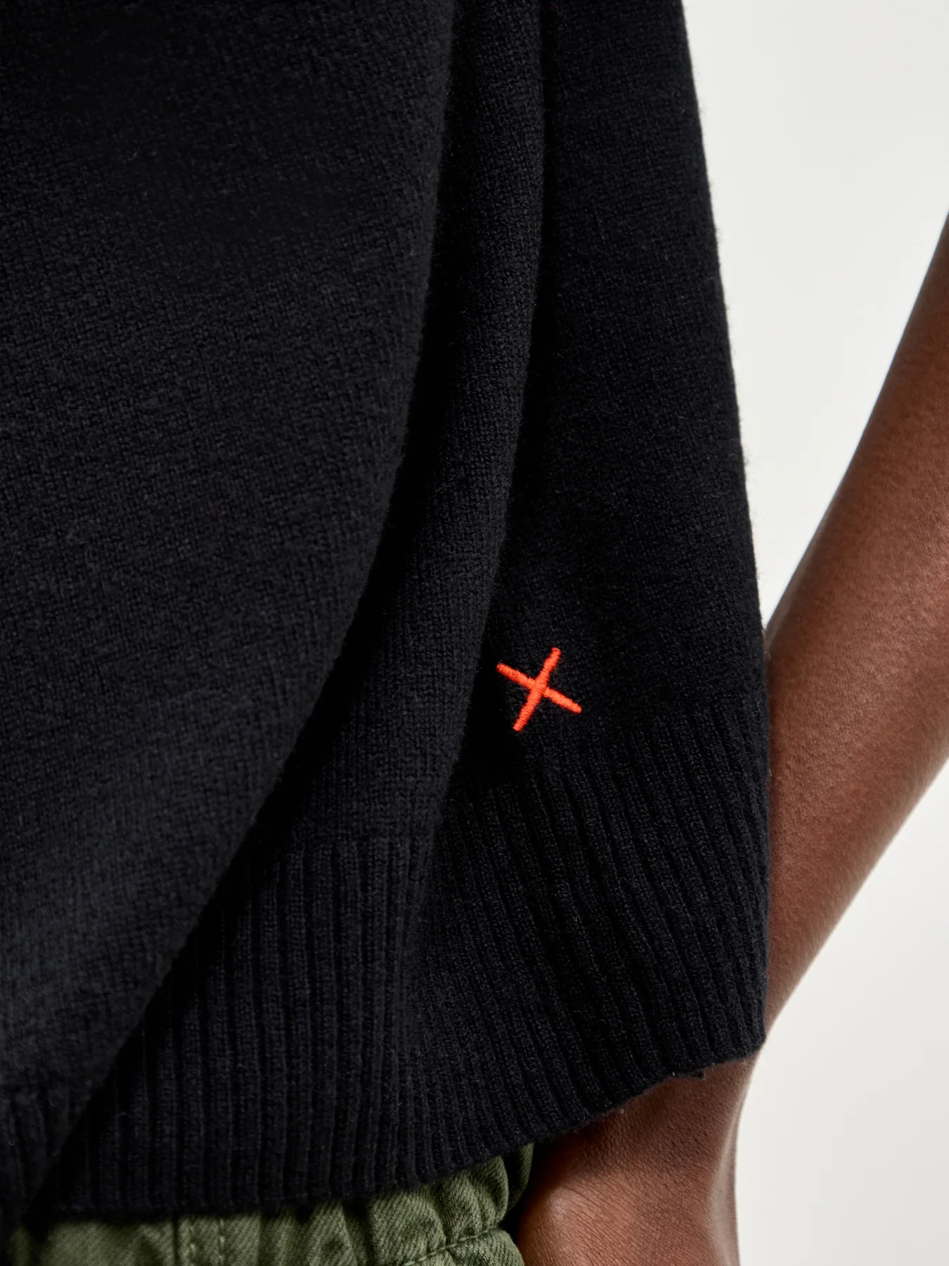 Crew Neck Cardigan Black - Image 3