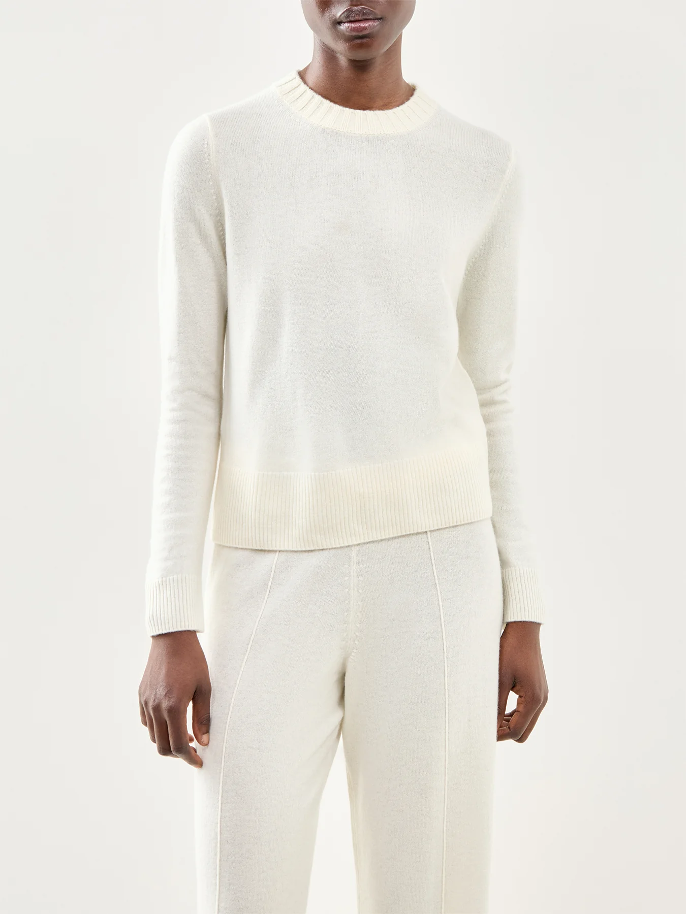 Cropped Sporty Jumper Cream - Image 4