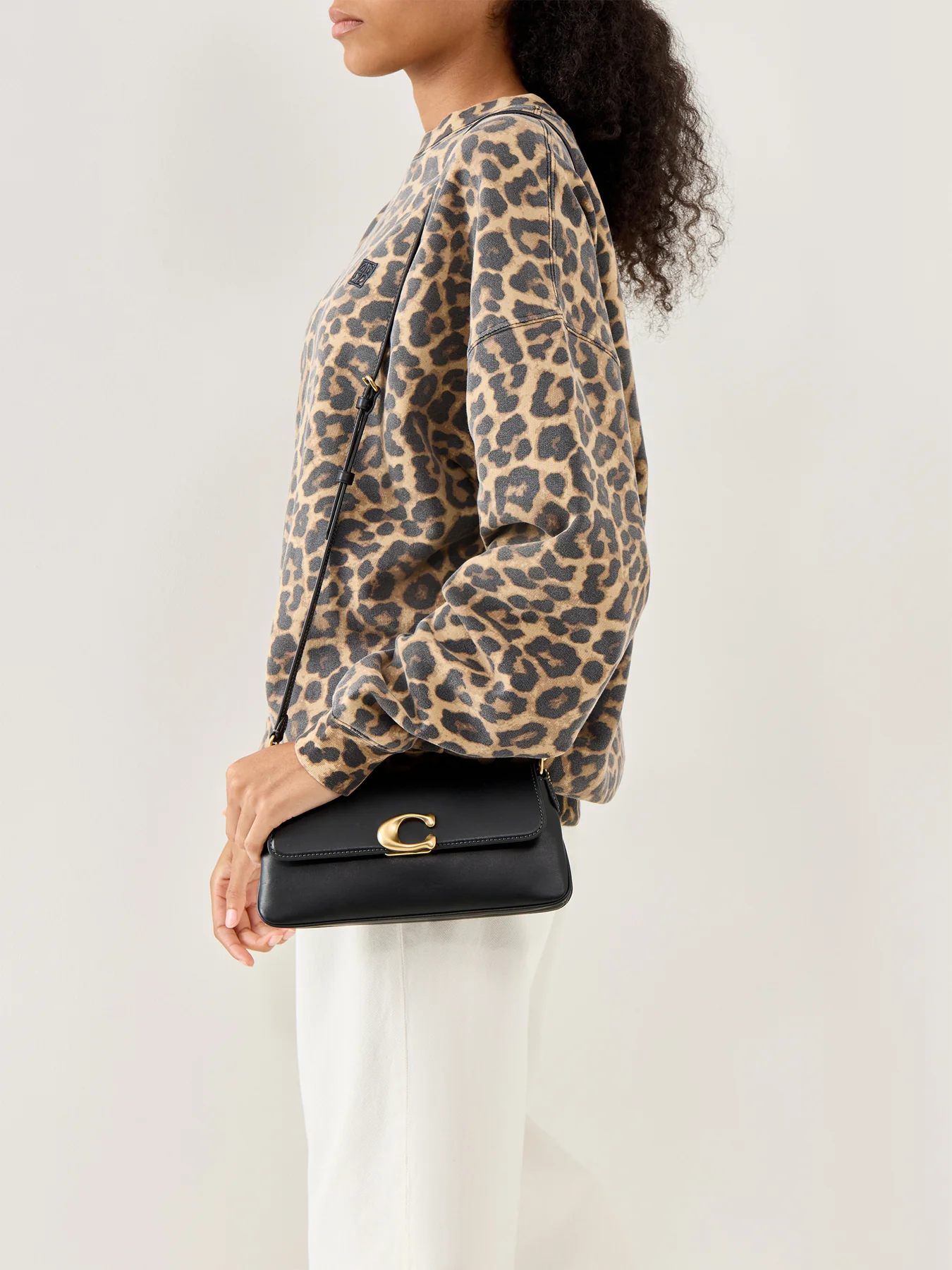 Refined Calf Leather Jet Shoulder Bag Black - Image 2