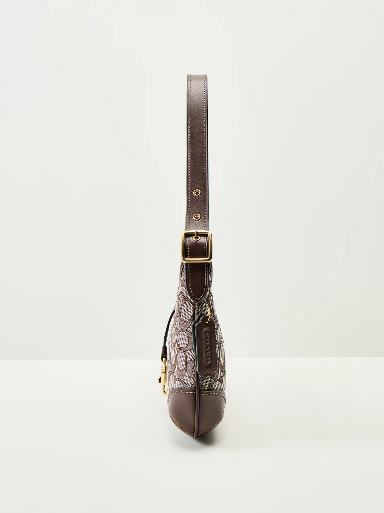 The Coach Originals Signature Jacquard Hamptons Hobo Maple - Image 4