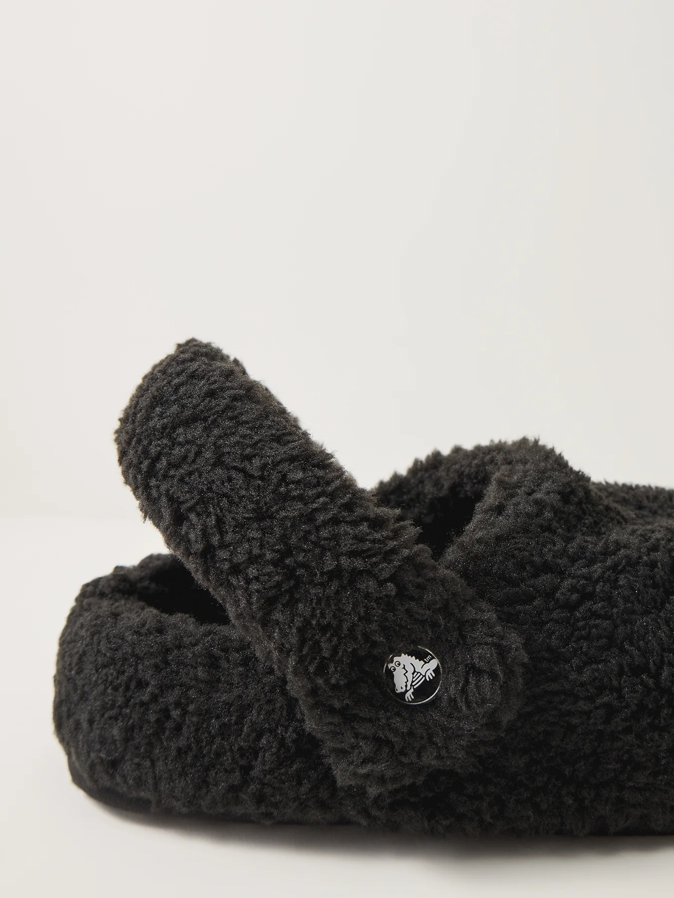 Classic Cozzzy Slipper Black - Image 4