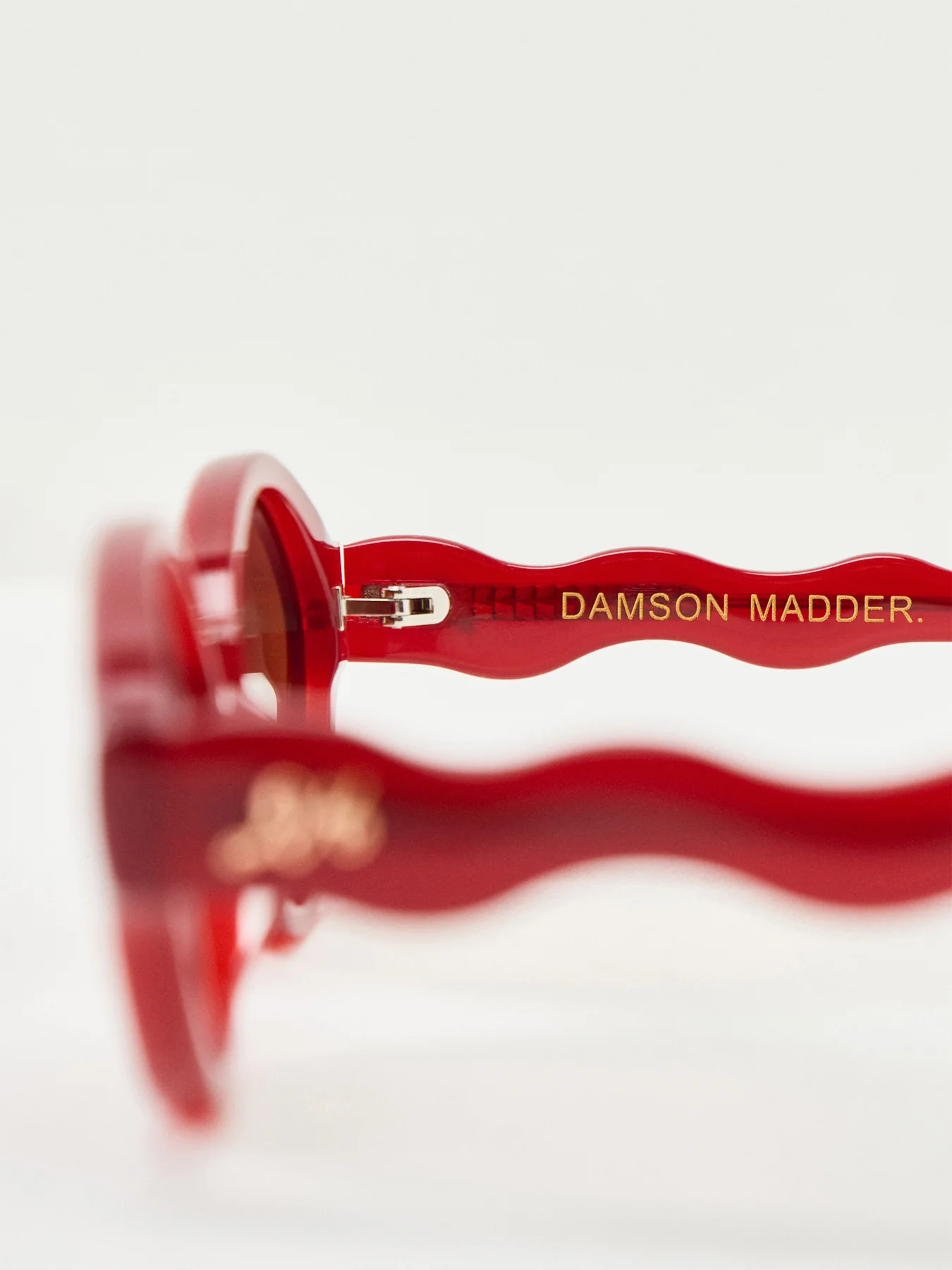 Wave Temple Sunglasses Red - Image 3