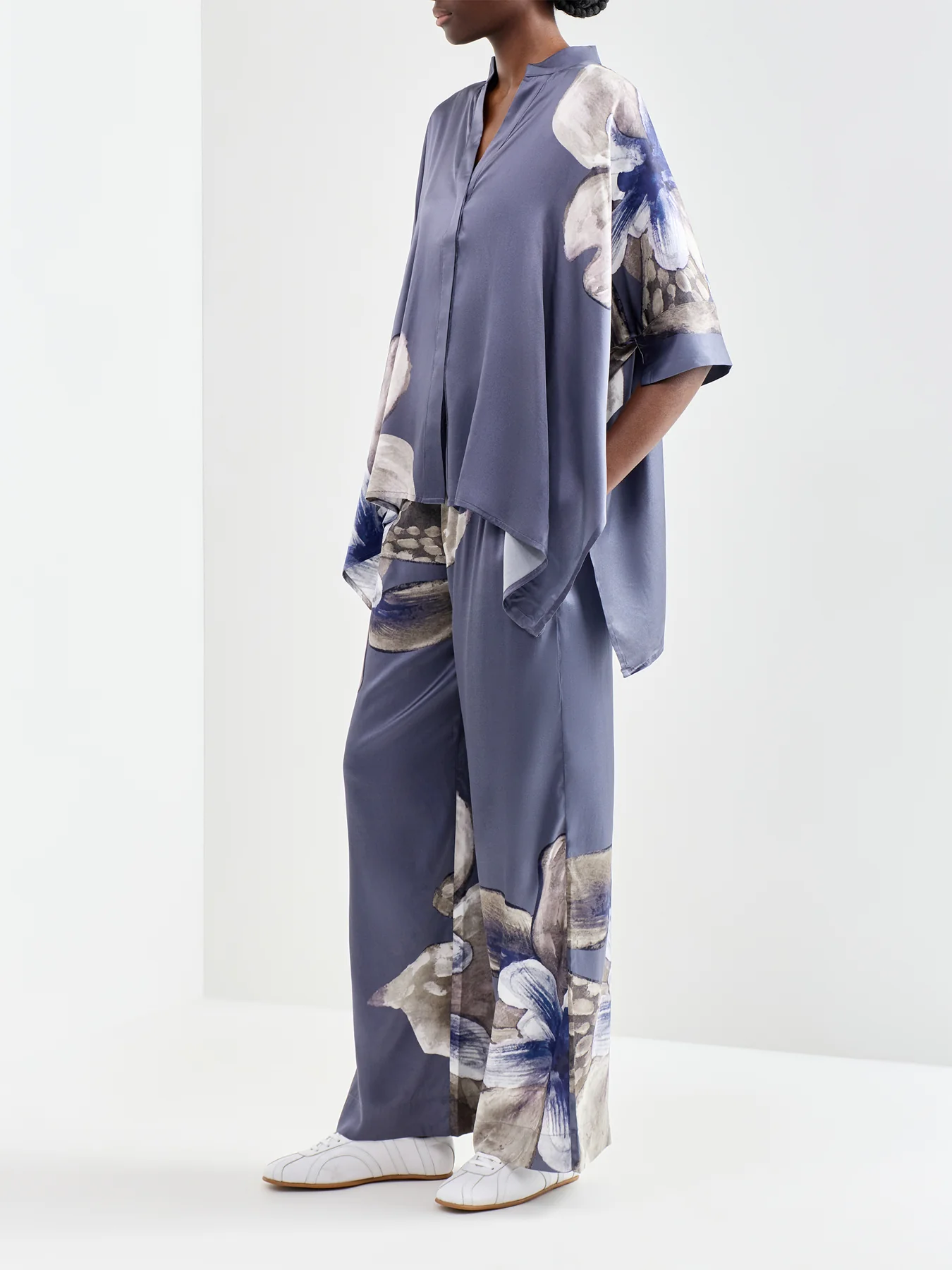 Margo Silk Wide Leg Trousers Grey - Image 2