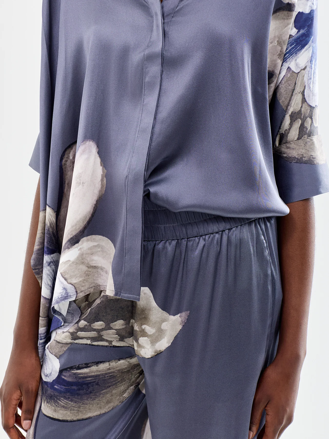 Margo Silk Wide Leg Trousers Grey - Image 3