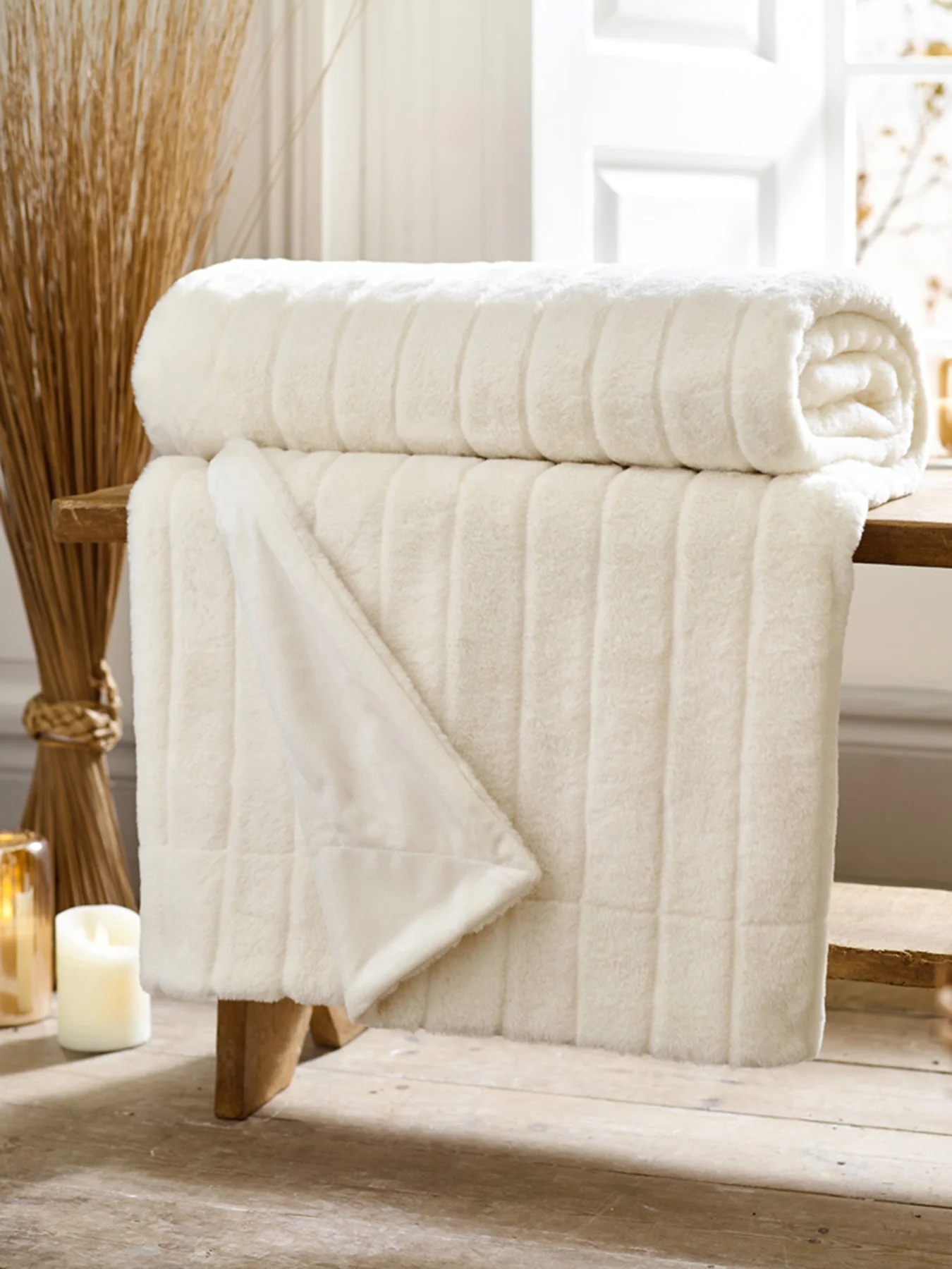 Hockley Throw 150x200cm Cream - Image 2