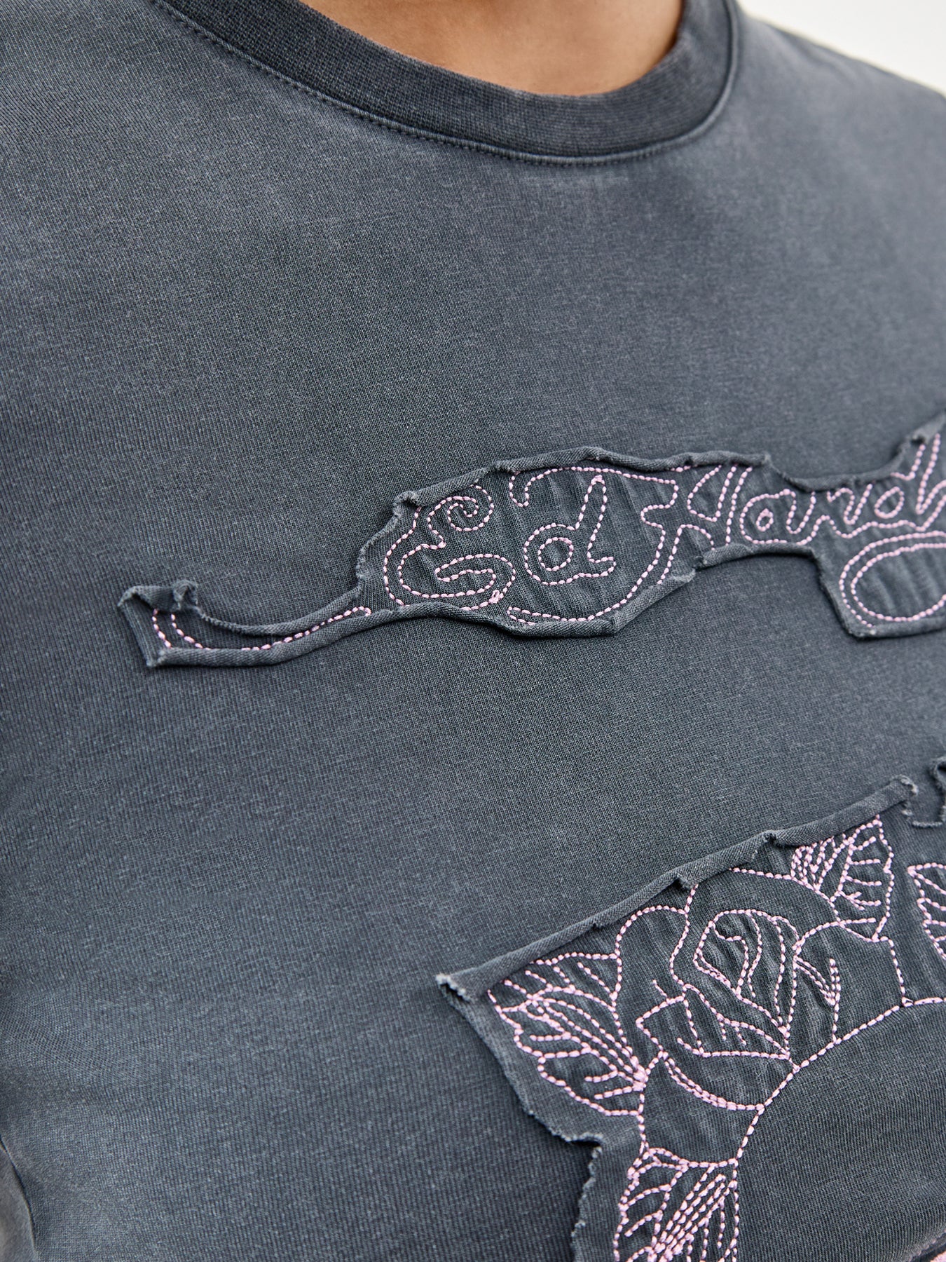 Floral Skull Self Applique Cap Sleeve Tee Grey - Image 3