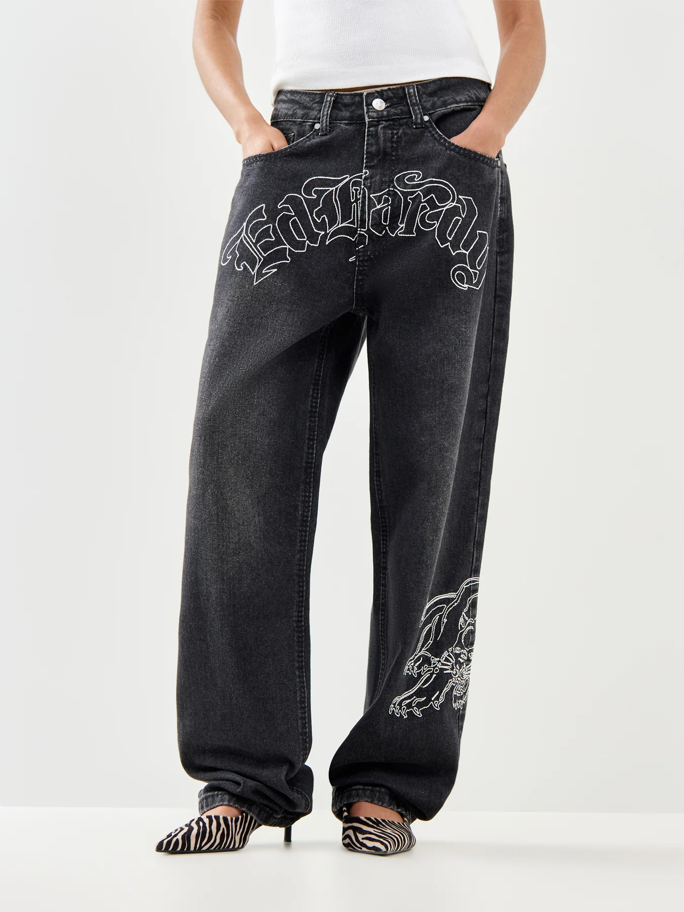 Gothic Panther Relaxed Jeans Black - Image 4