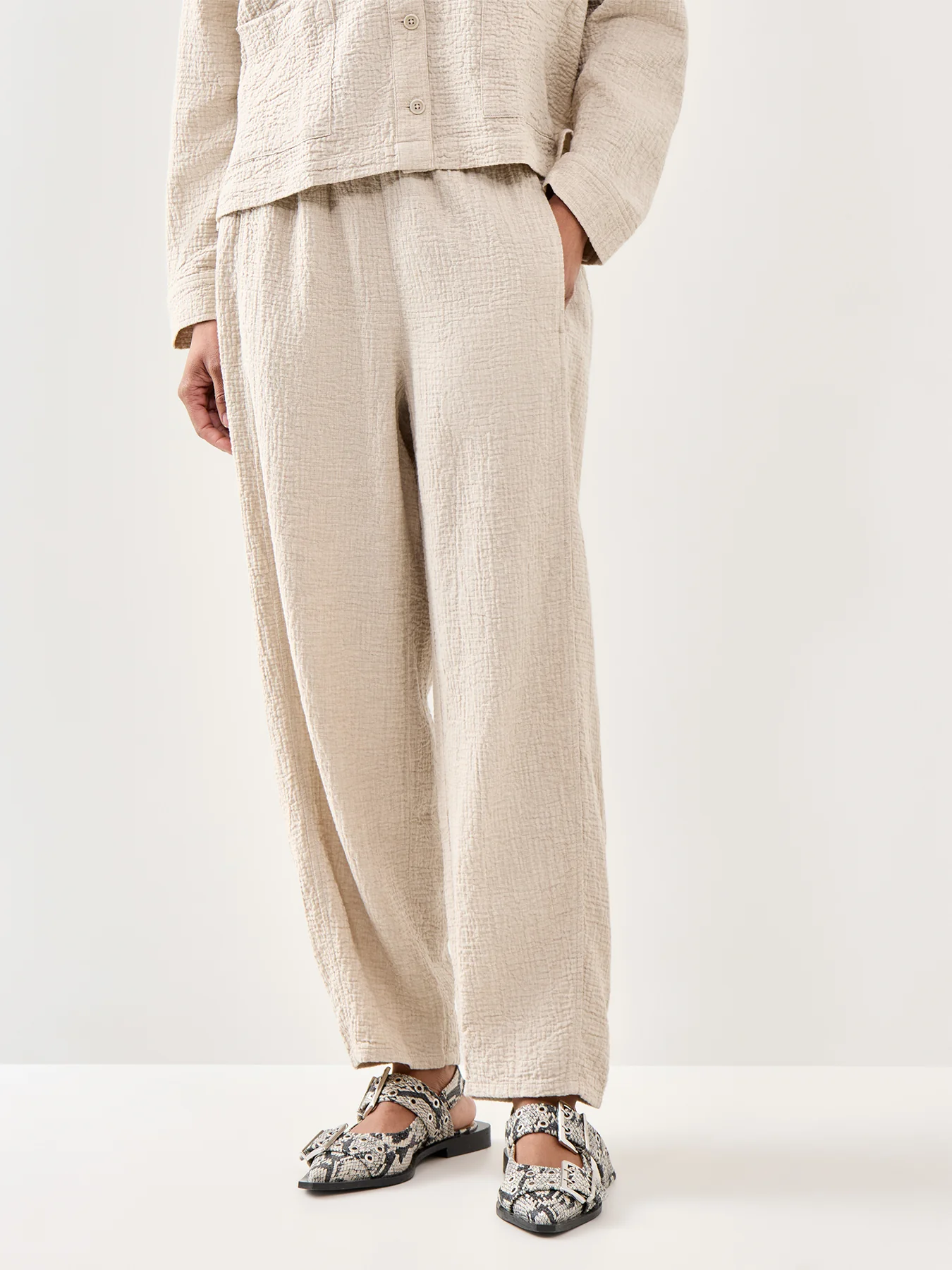 Lantern Ankle Pants Beige - Image 4