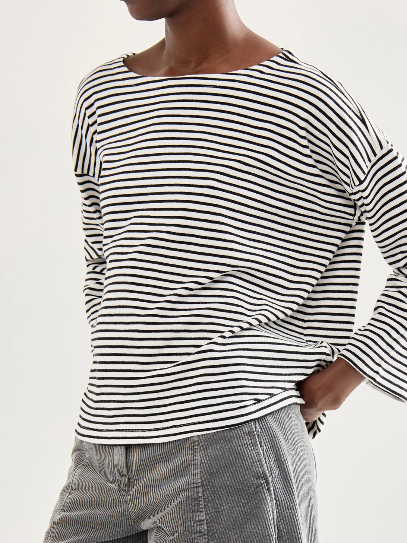 Bateau Neck Bracelet Sleeve Top White/Black - Image 3