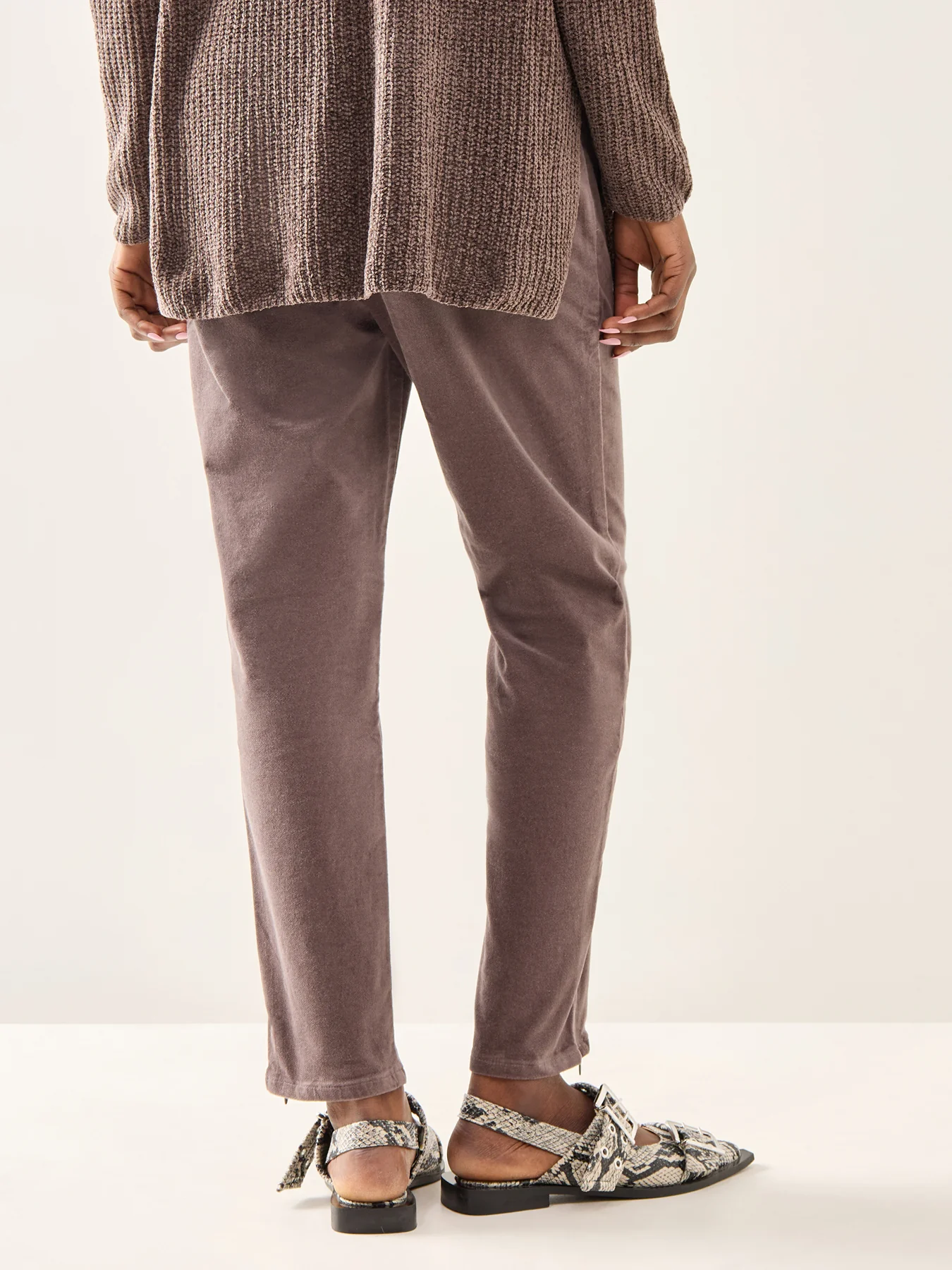Slim Ankle Pant with Zip Beige - Image 5