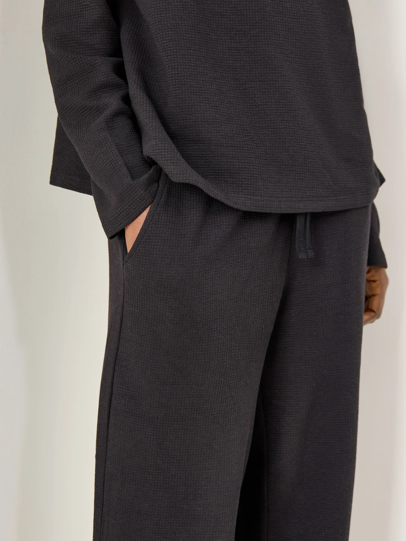 Wide Ankle Pant with Drawstring Black - Image 3