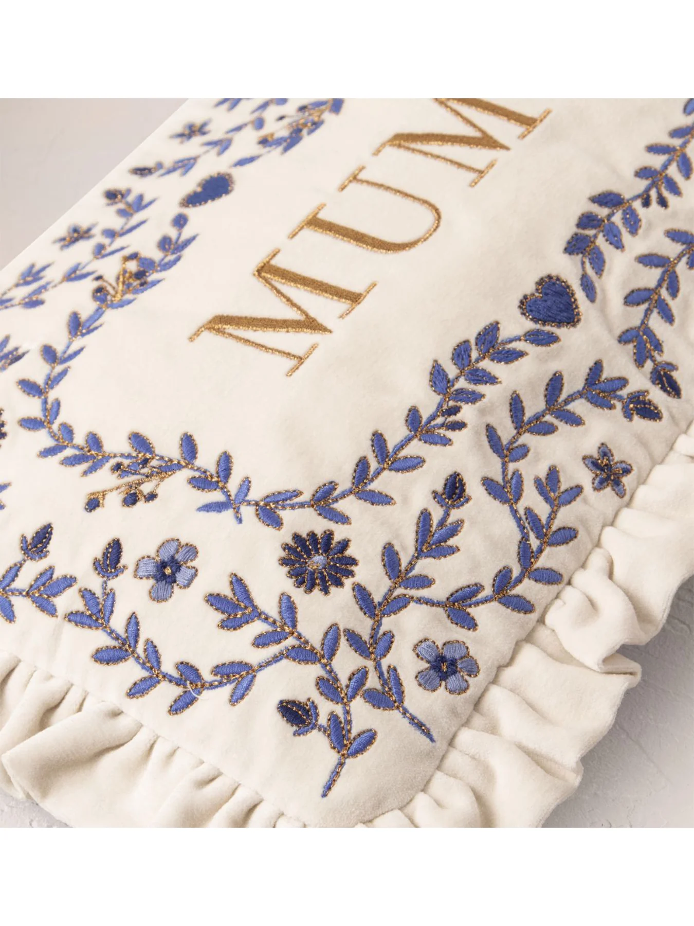 Mediterranean Garden Mum Velvet Frill Pouch Cream - Image 3