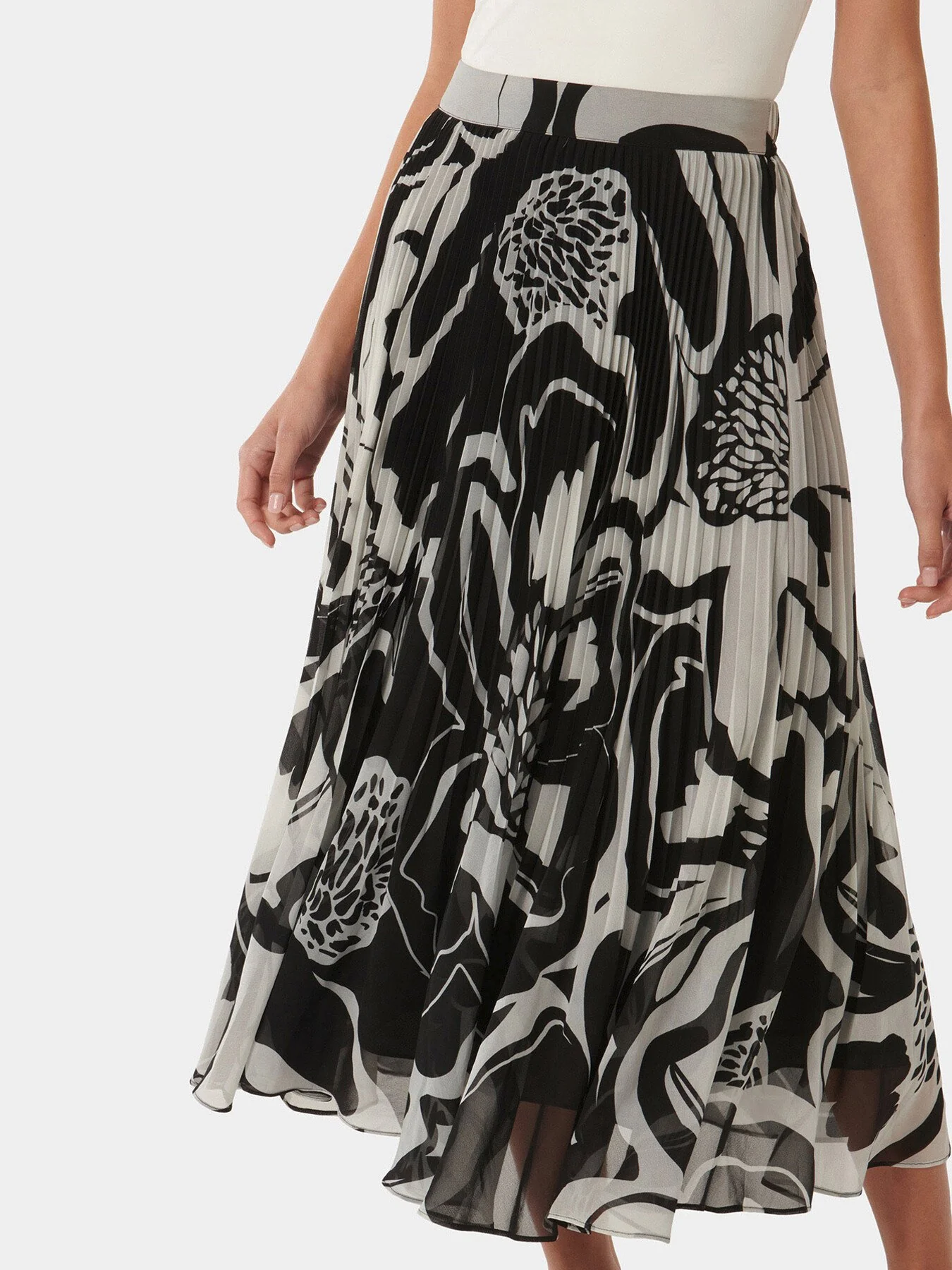 Aurora Pleated Skirt - Image 5