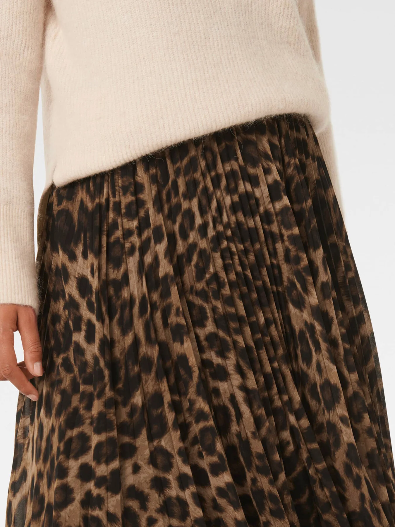 Aurora Pleated Skirt - Image 5