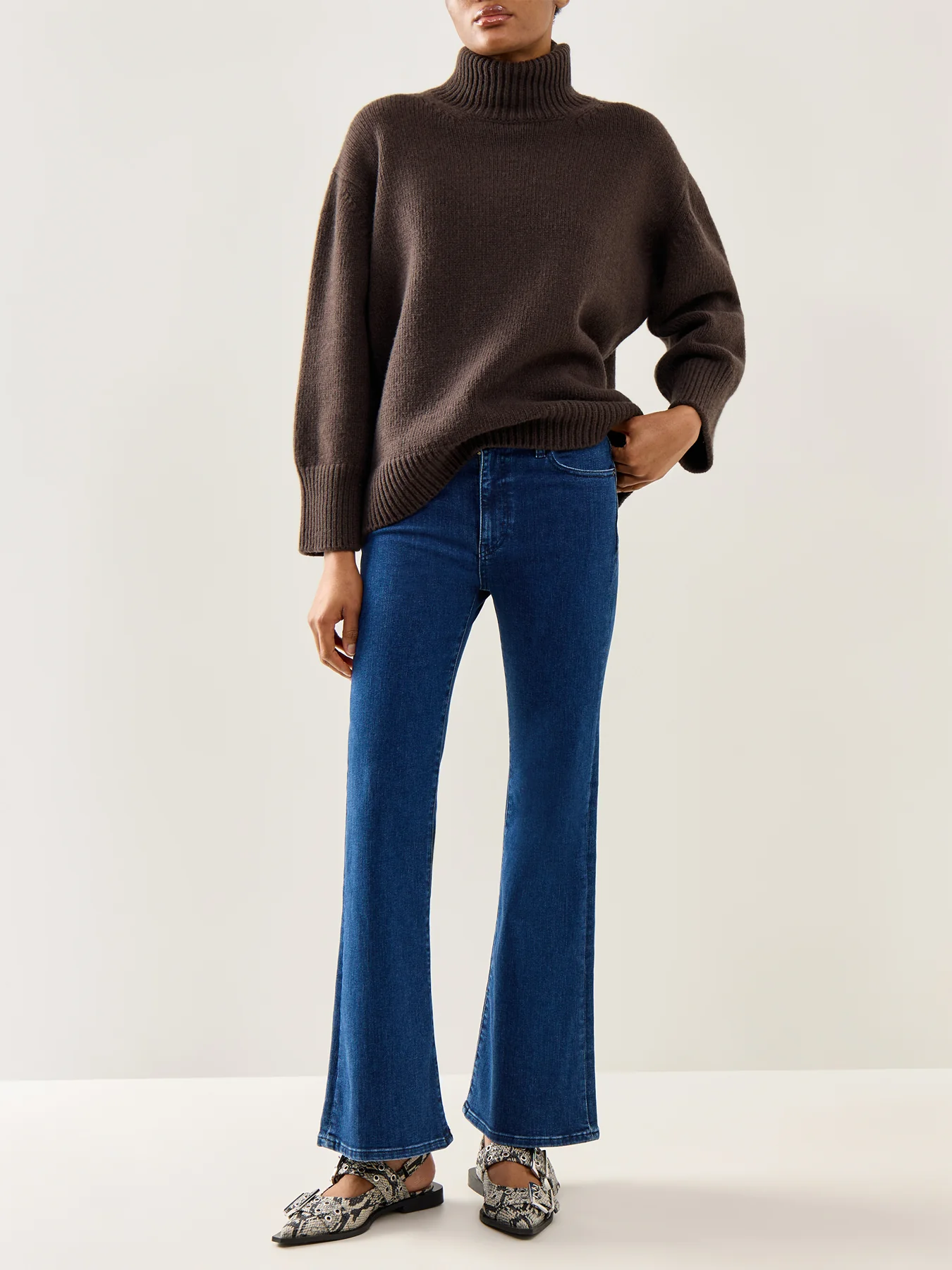 The Icon Flare Jeans Blue - Image 2