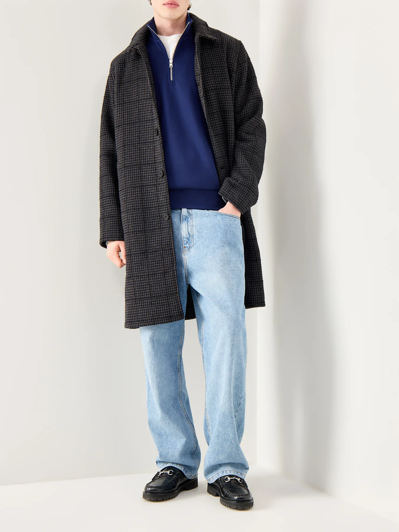 Half Zip Sweatshirt Navy - Image 2