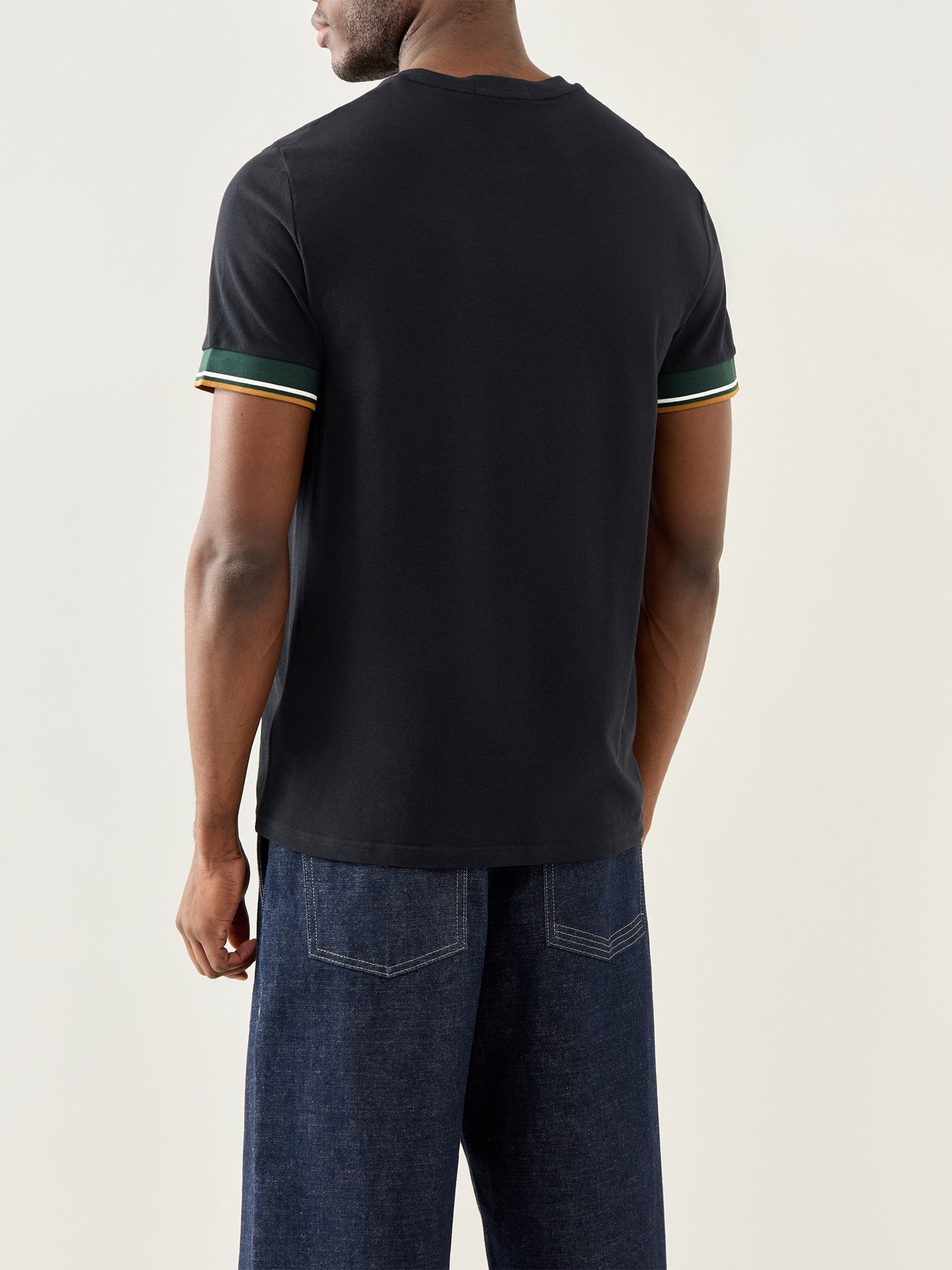 Twin Tipped Cuff T-Shirt Black - Image 5