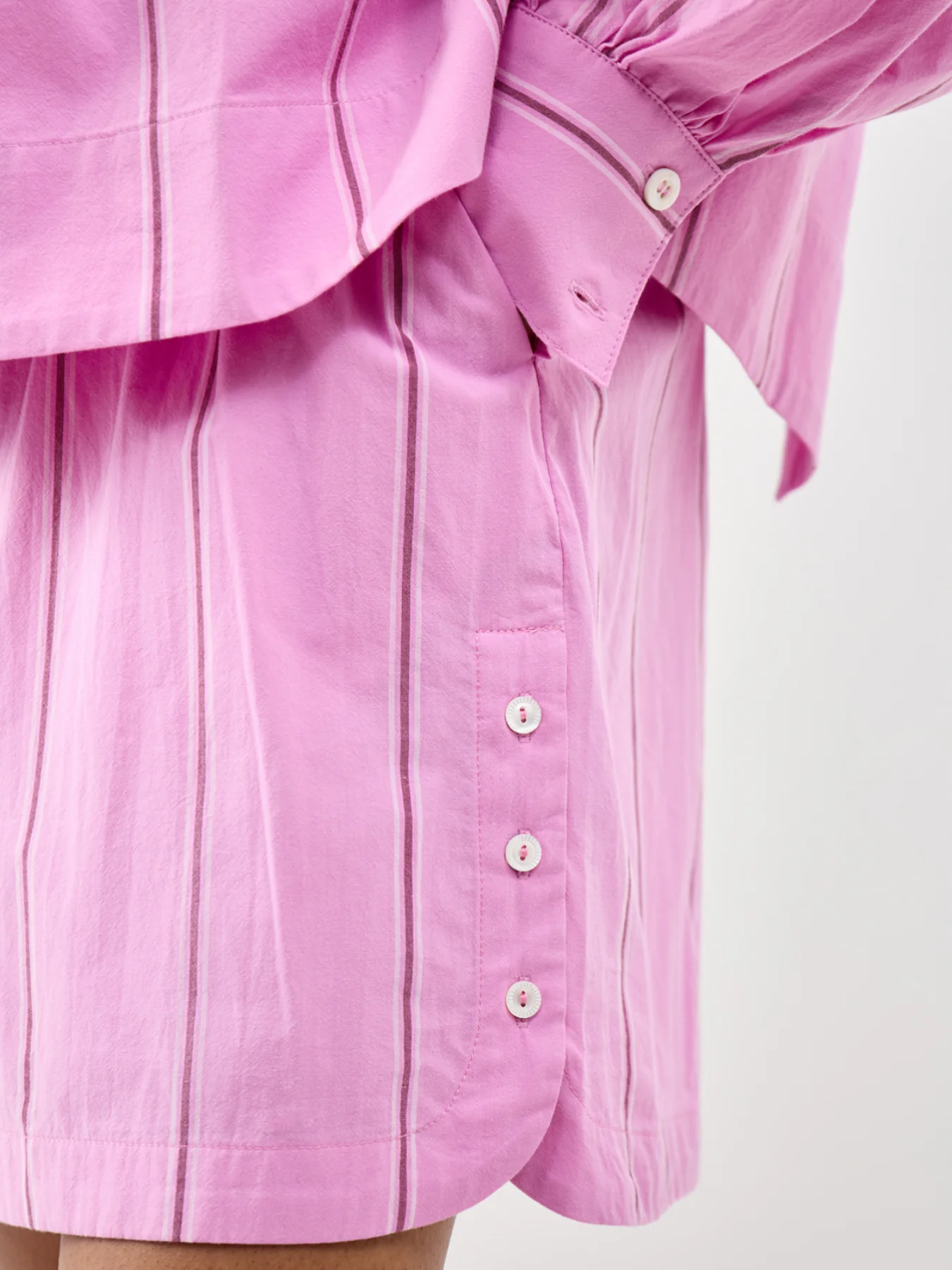 Eurybia Shorts Pink - Image 3