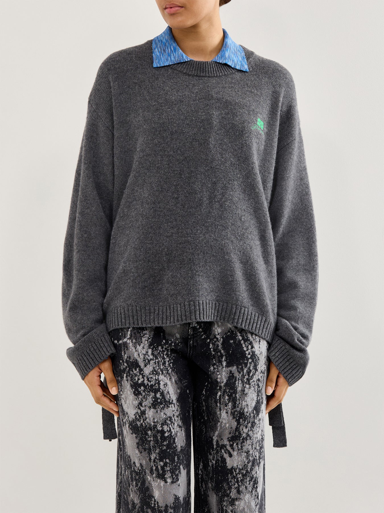 Future Wool Mix Oversized O-Neck Charcoal Grey - Image 4