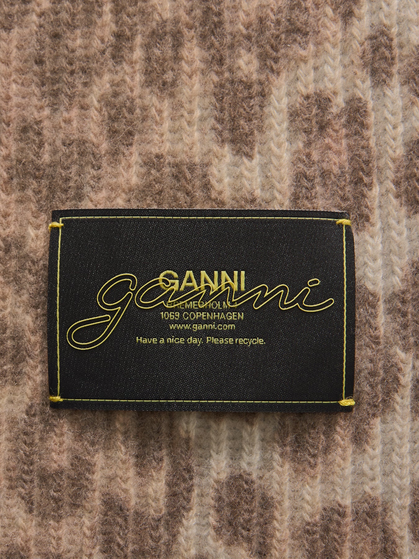 Graphic Wool Knit Scarf Leopard - Image 3