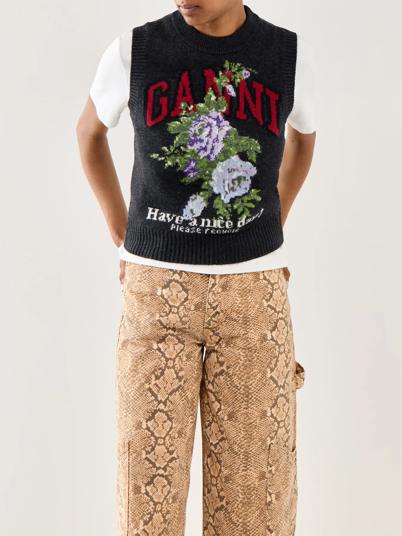 Graphic Wool Mix Flowers Vest Black - Image 4
