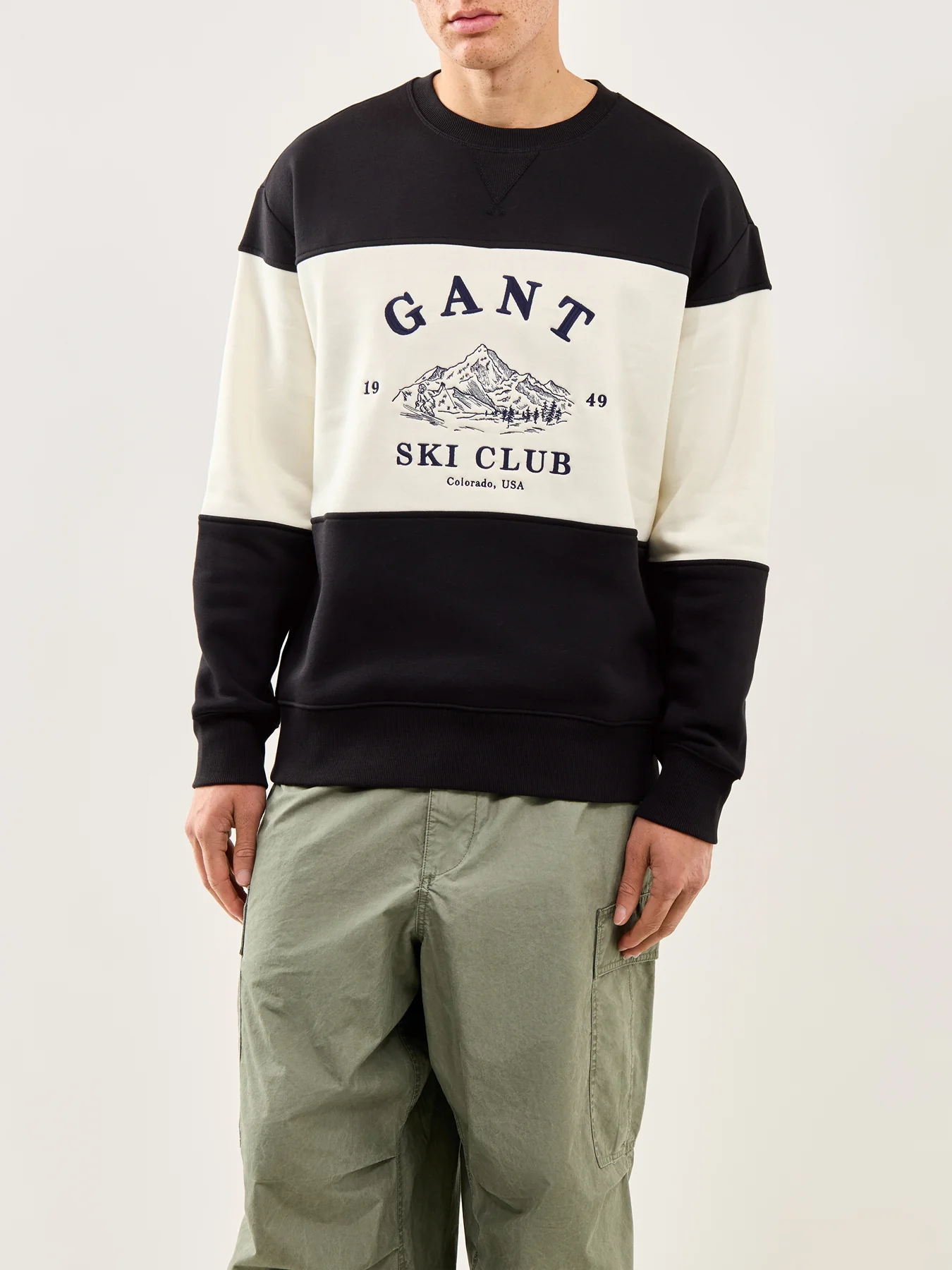 Blocked Embroidered Ski Sweatshirt Black - Image 4