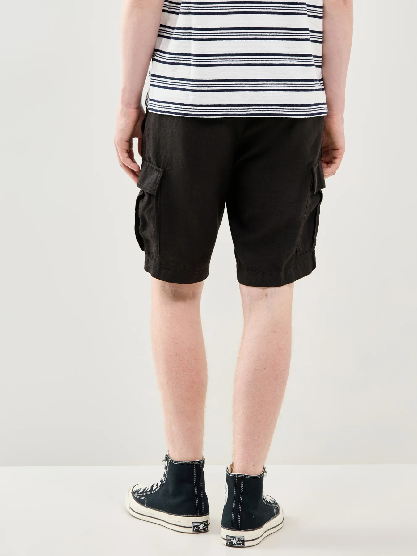 Linen Cargo Shorts Black - Image 5