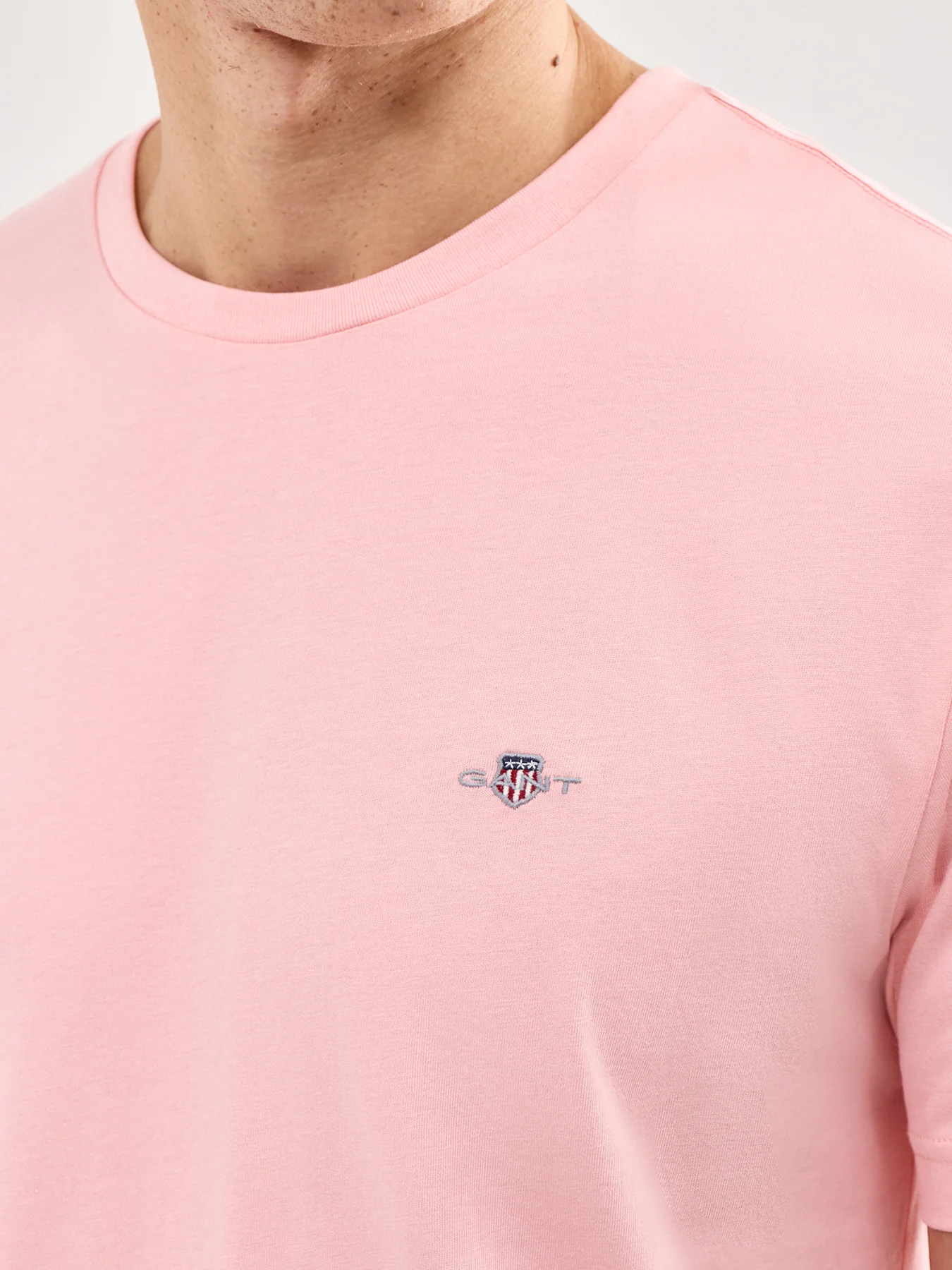 Shield T-Shirt Pink - Image 3