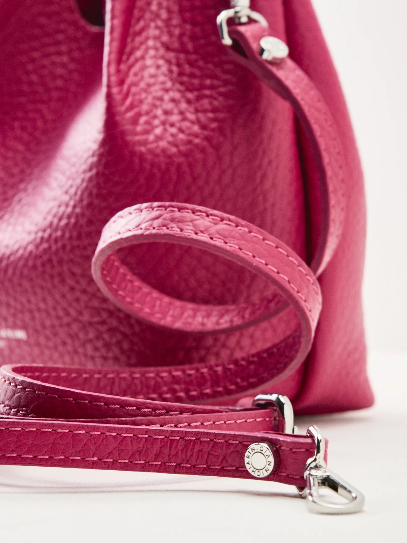 Dua Small Leather Crossbody Bag Pink - Image 5