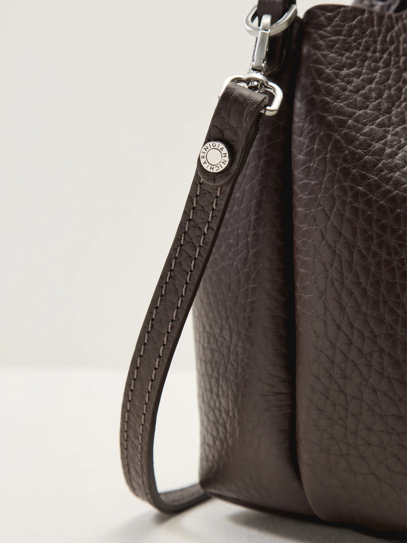 Dua Small Leather Crossbody Bag Espresso Brown - Image 5