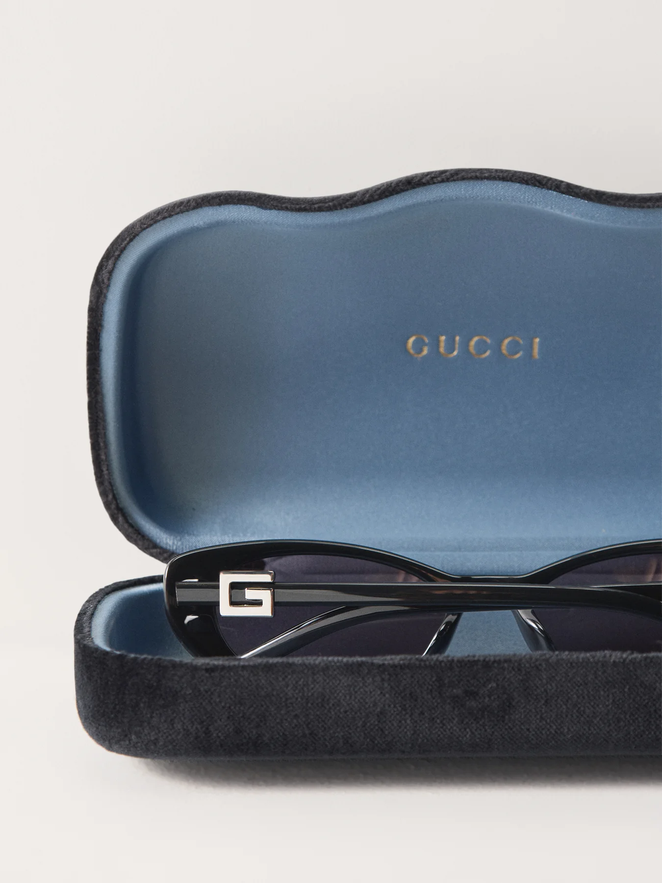 GG1680S Injection Sunglasses Black Grey - Image 4