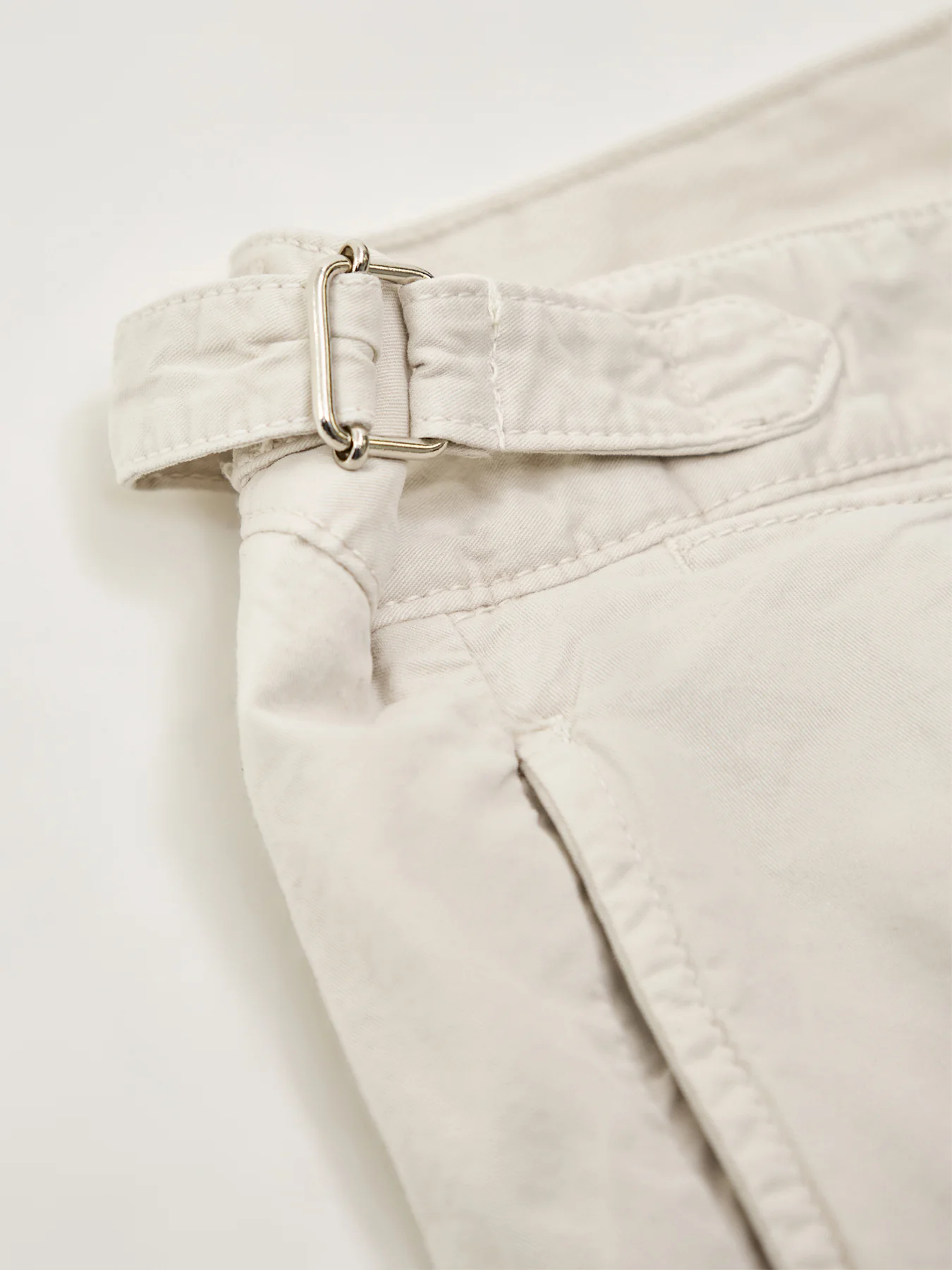Casual Shorts Beige - Image 3