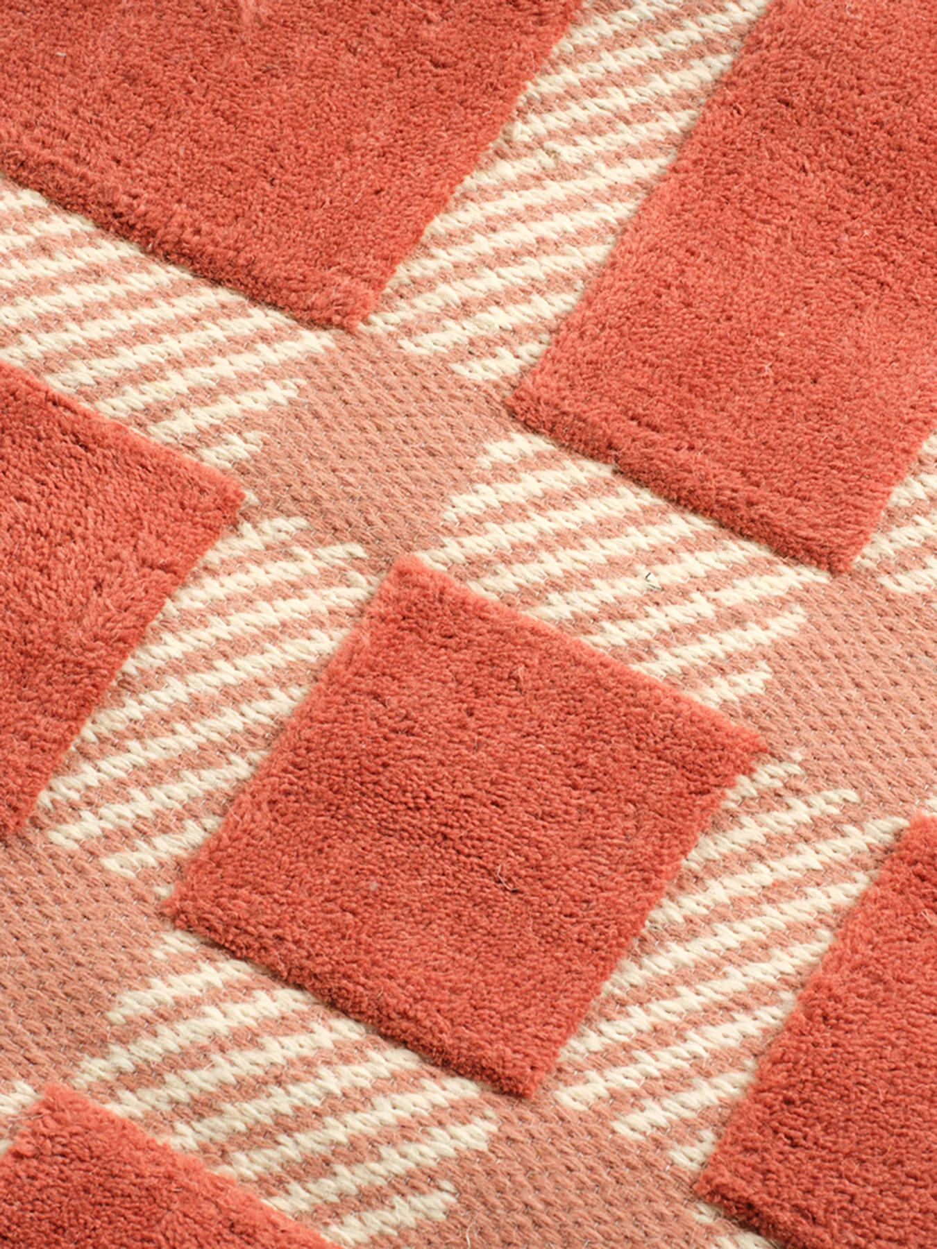 Lattice Wool Rug Coral Medium - Image 3