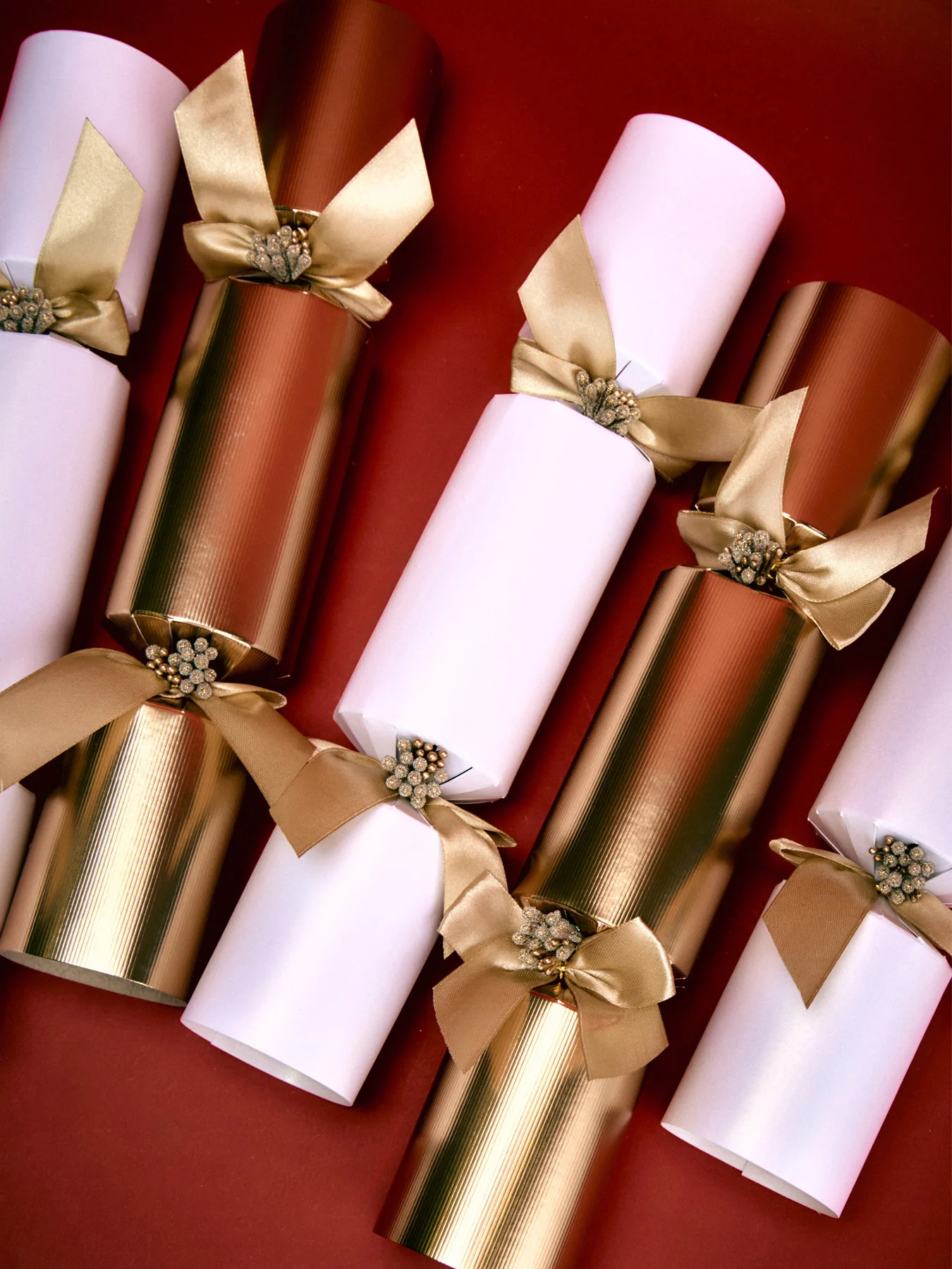 Golden Pin 13in Christmas Cracker Set of 6 - Image 2